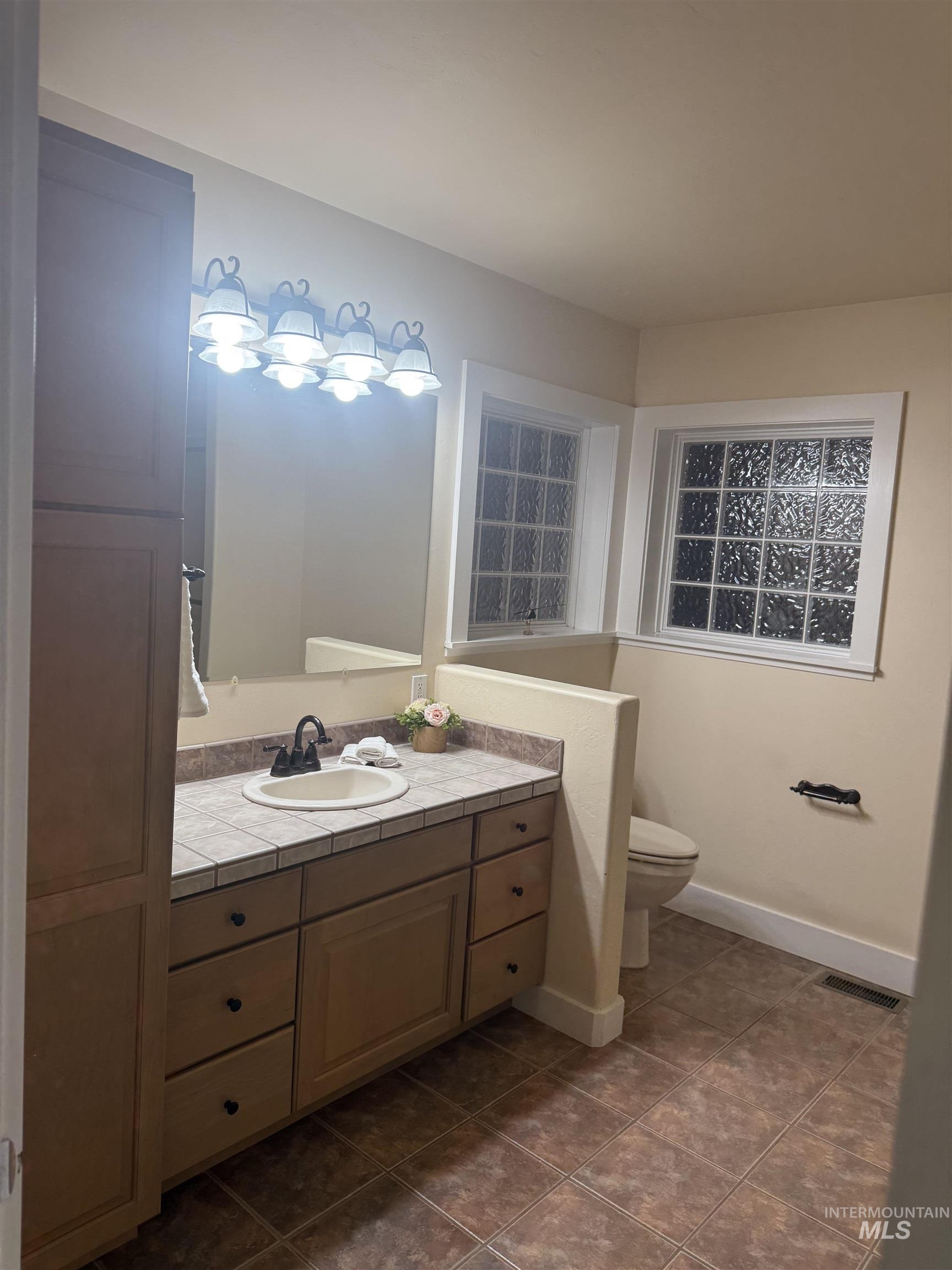 891 N Pointe Dr, Twin Falls, Idaho 83301, 5 Bedrooms, 3 Bathrooms, Residential For Sale, Price $599,900,MLS 98969345