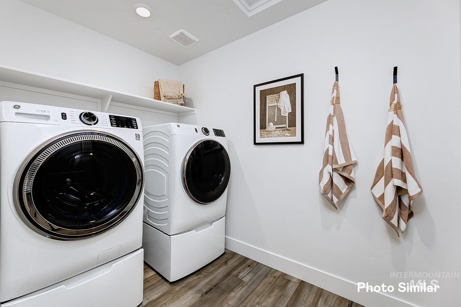 5084 N Bartok Ave, Meridian, Idaho 83646, 4 Bedrooms, 3 Bathrooms, Residential For Sale, Price $635,900,MLS 98969347