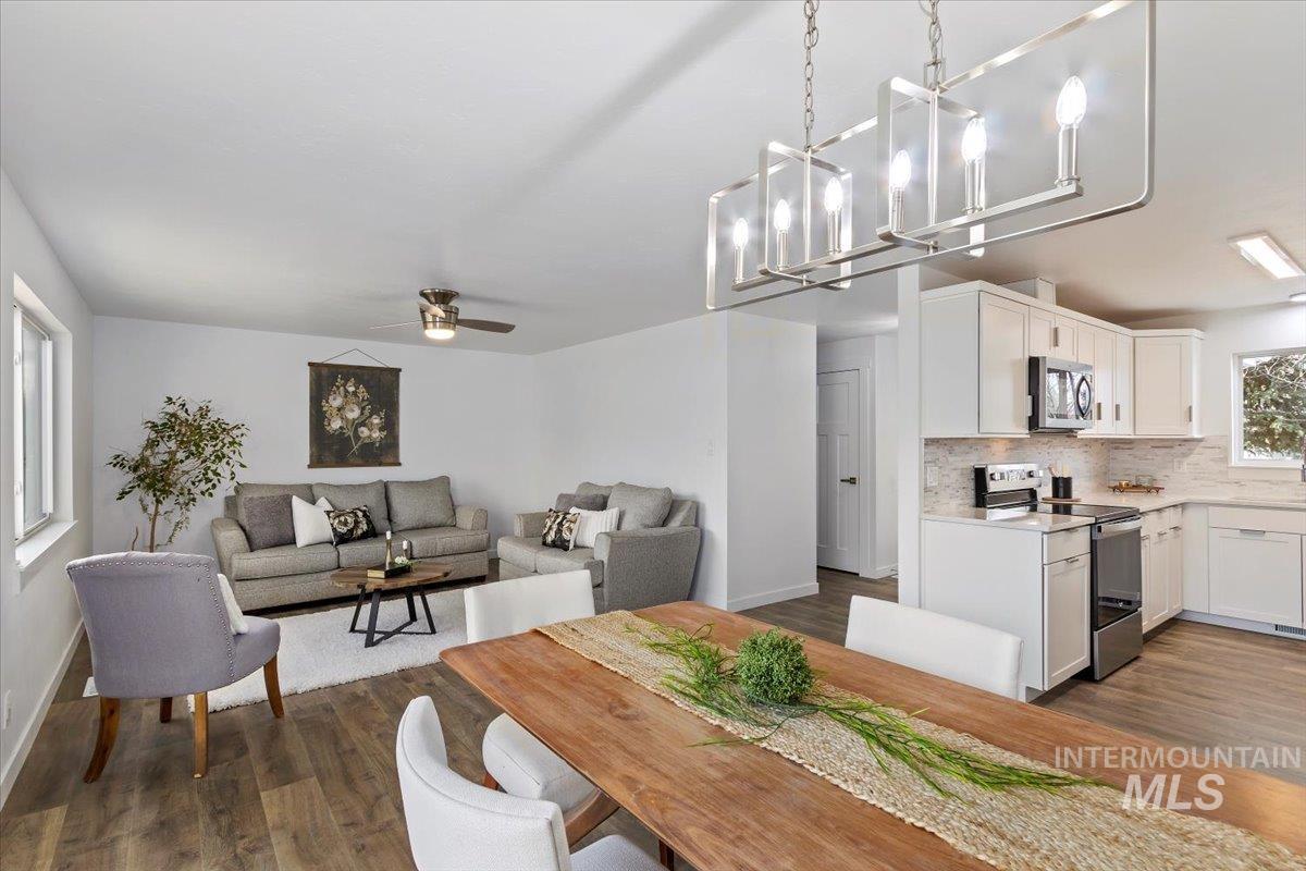 1184 Starfire, Twin Falls, Idaho 83301, 3 Bedrooms, 2 Bathrooms, Residential For Sale, Price $334,900,MLS 98969351