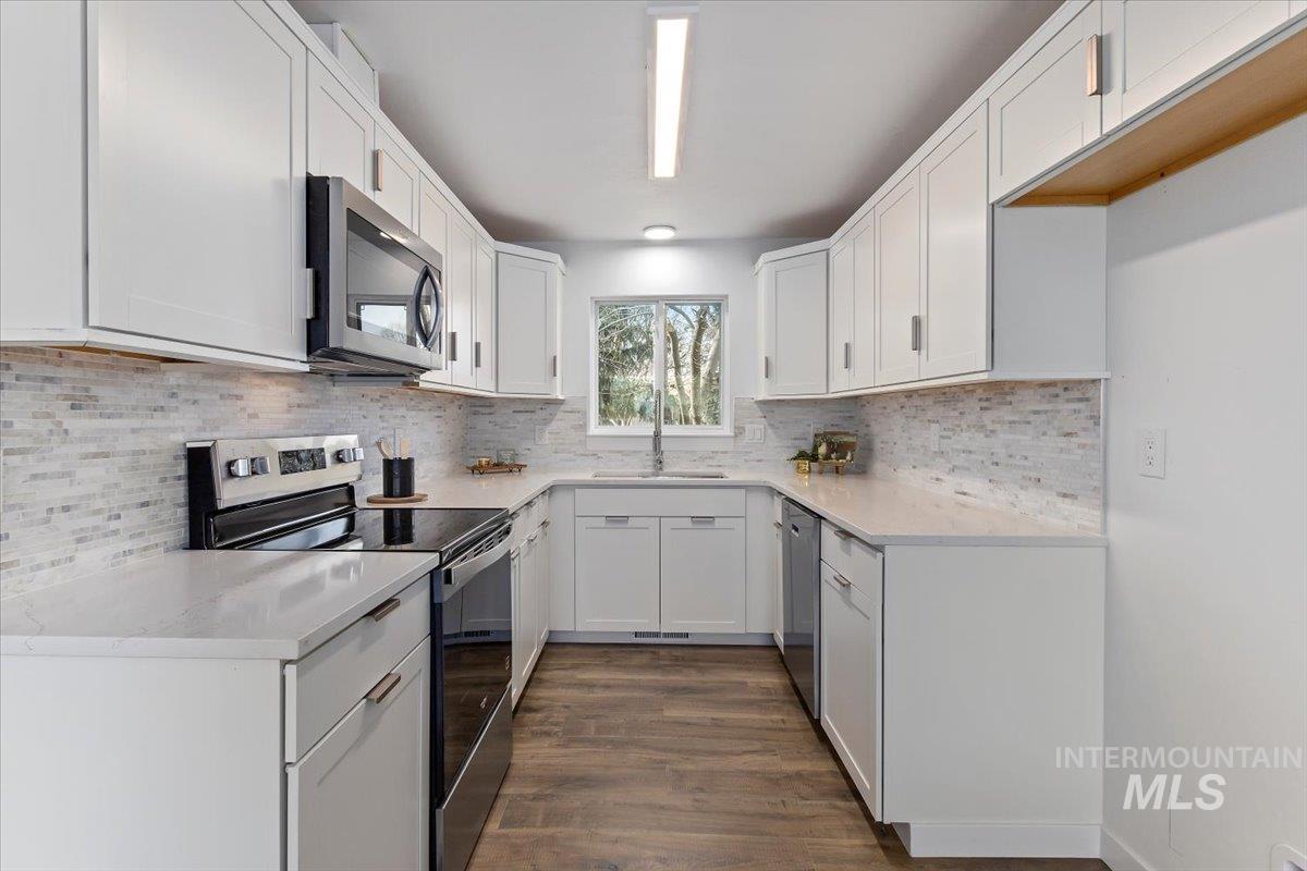 1184 Starfire, Twin Falls, Idaho 83301, 3 Bedrooms, 2 Bathrooms, Residential For Sale, Price $334,900,MLS 98969351