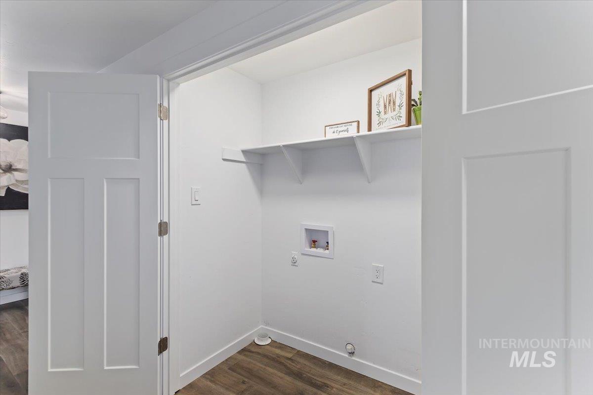 1184 Starfire, Twin Falls, Idaho 83301, 3 Bedrooms, 2 Bathrooms, Residential For Sale, Price $334,900,MLS 98969351