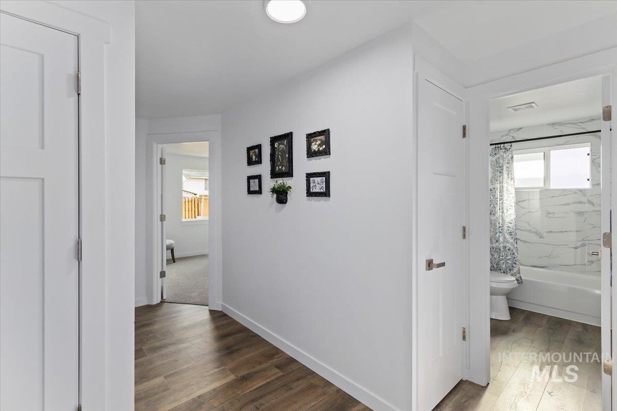 1184 Starfire, Twin Falls, Idaho 83301, 3 Bedrooms, 2 Bathrooms, Residential For Sale, Price $334,900,MLS 98969351