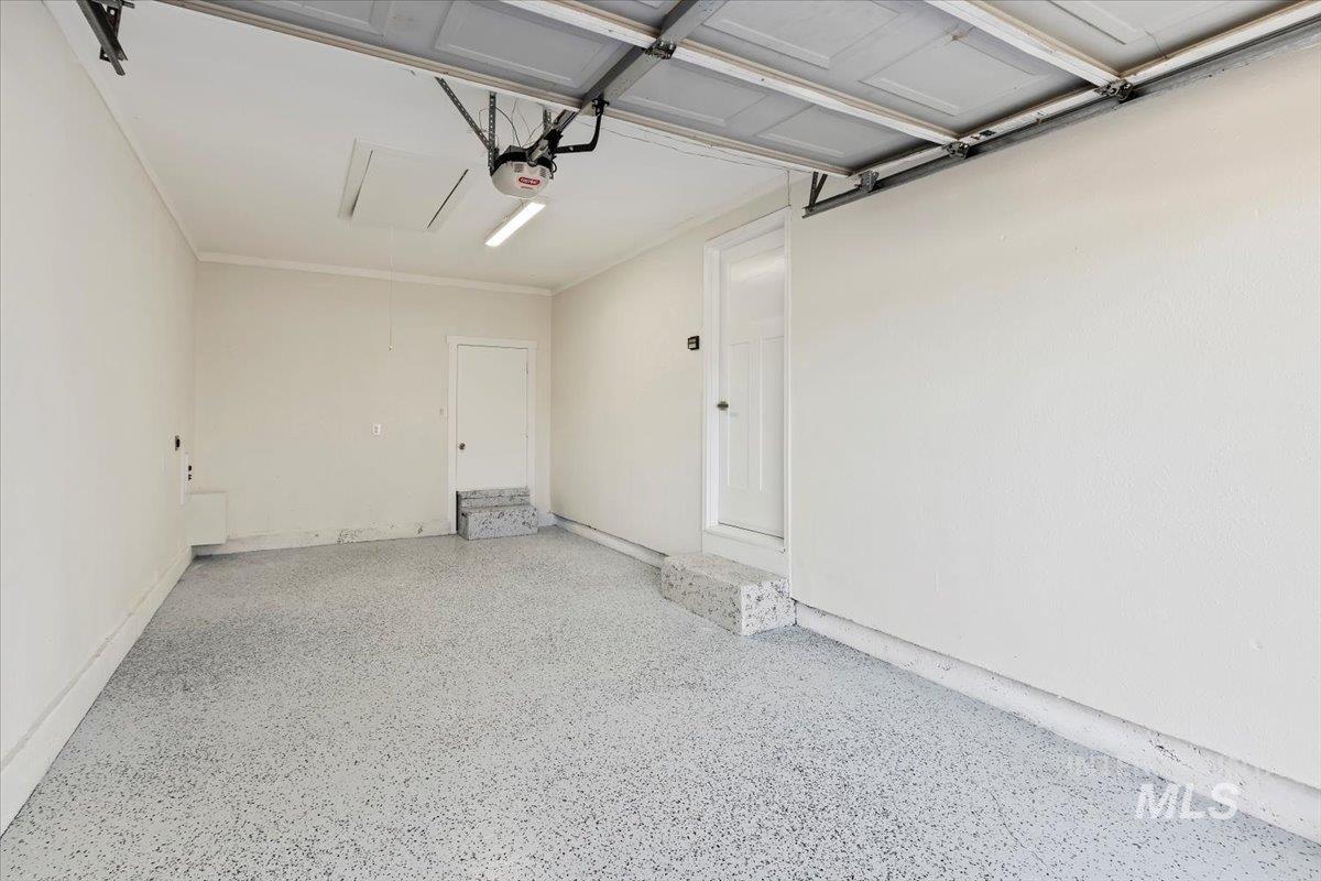 1184 Starfire, Twin Falls, Idaho 83301, 3 Bedrooms, 2 Bathrooms, Residential For Sale, Price $334,900,MLS 98969351