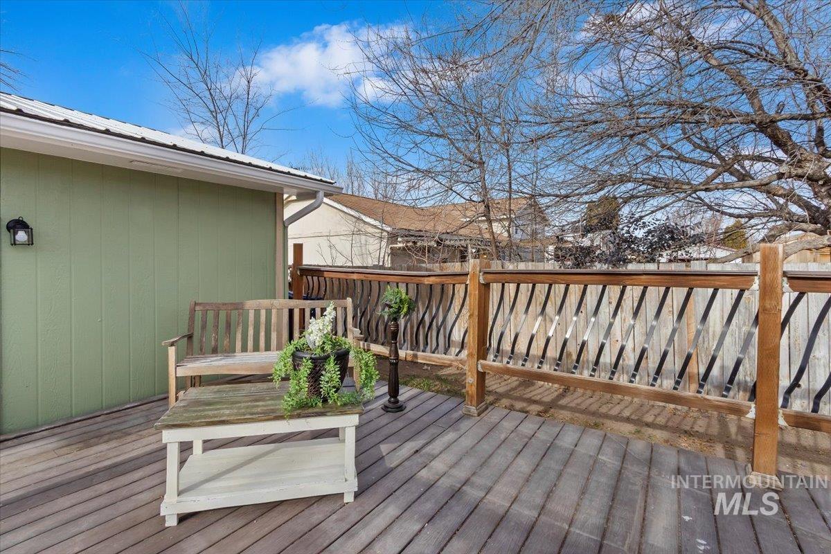 1184 Starfire, Twin Falls, Idaho 83301, 3 Bedrooms, 2 Bathrooms, Residential For Sale, Price $334,900,MLS 98969351