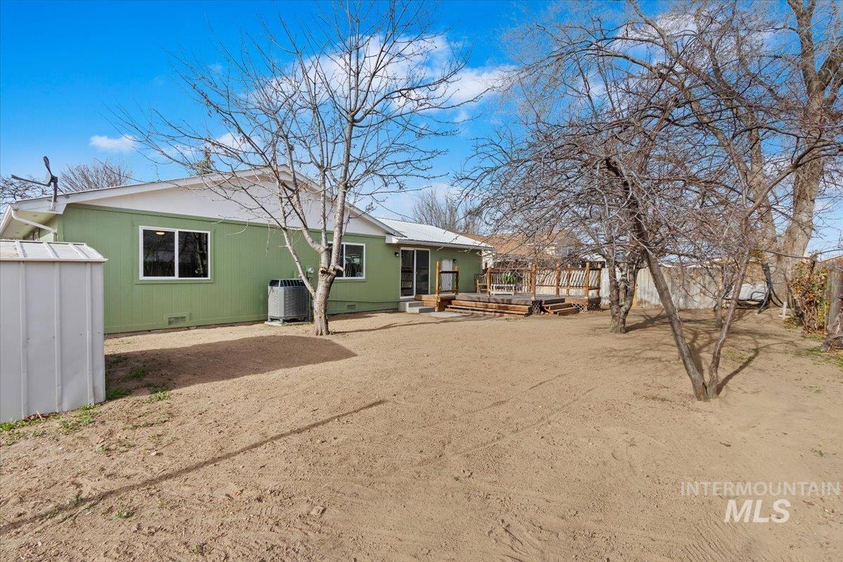 1184 Starfire, Twin Falls, Idaho 83301, 3 Bedrooms, 2 Bathrooms, Residential For Sale, Price $334,900,MLS 98969351