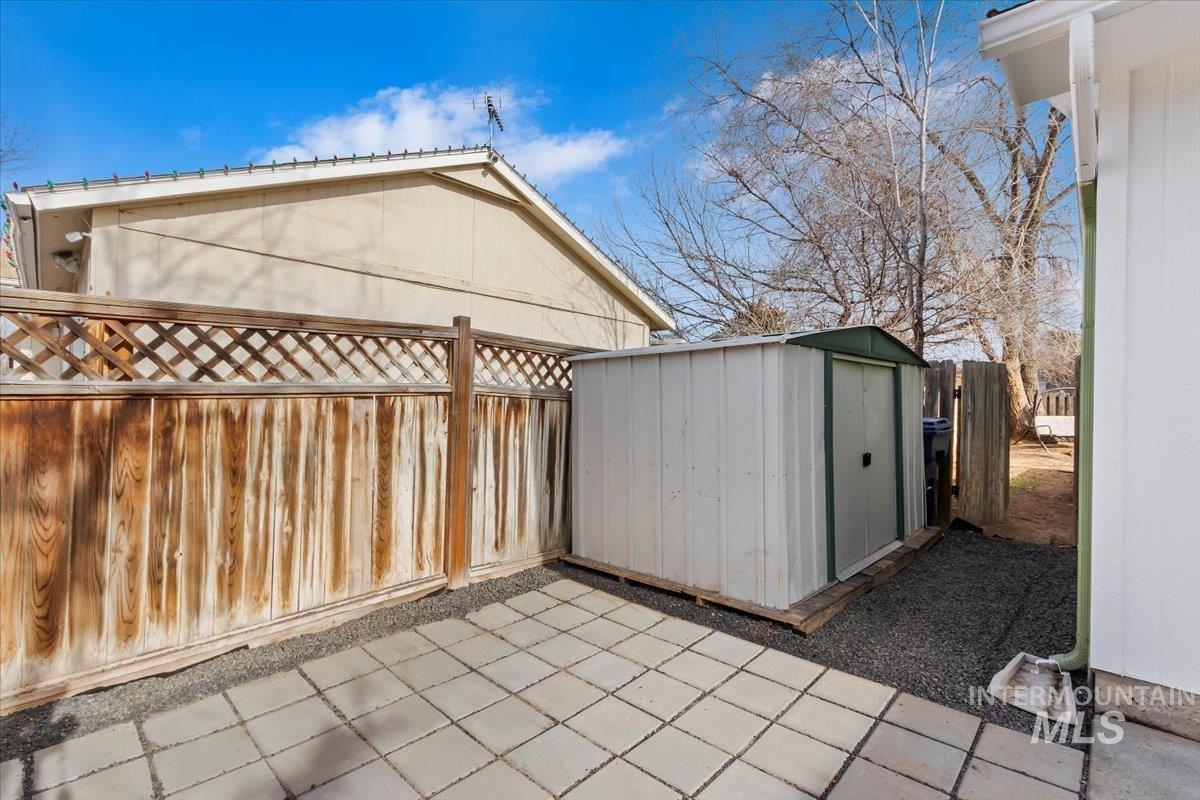 1184 Starfire, Twin Falls, Idaho 83301, 3 Bedrooms, 2 Bathrooms, Residential For Sale, Price $334,900,MLS 98969351