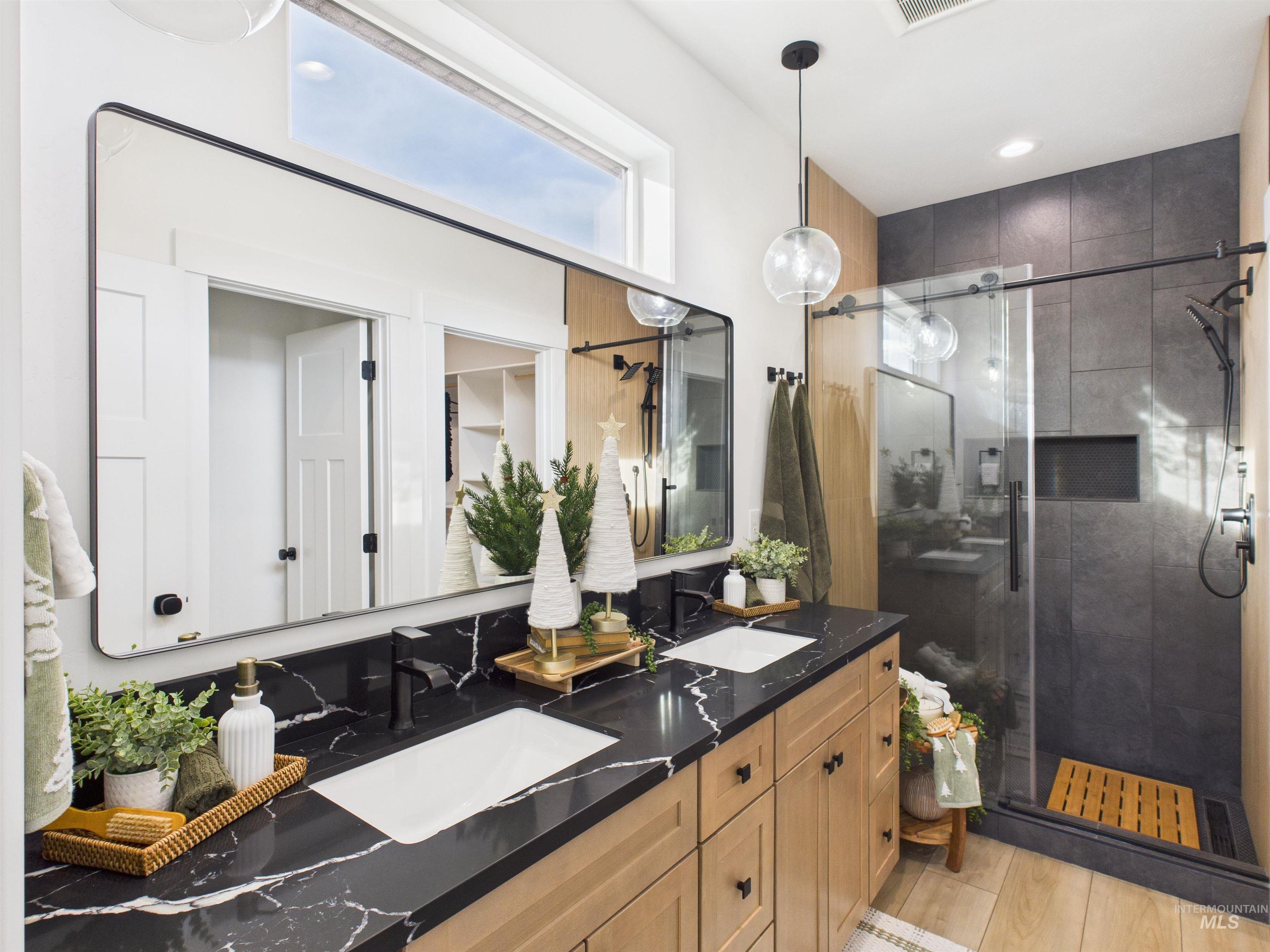 1211 Bronze, Rupert, Idaho 83336, 3 Bedrooms, 2 Bathrooms, Residential For Sale, Price $415,000,MLS 98969352