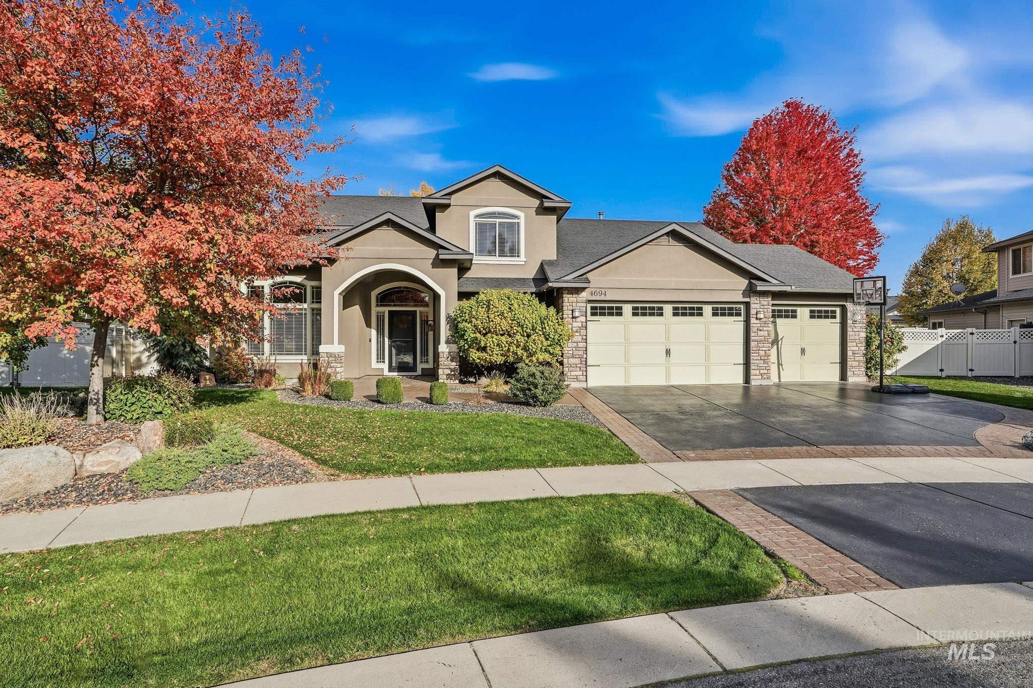 4694 N Abruzzo Ave, Meridian, Idaho 83646, 4 Bedrooms, 2.5 Bathrooms, Residential For Sale, Price $885,000,MLS 98969353
