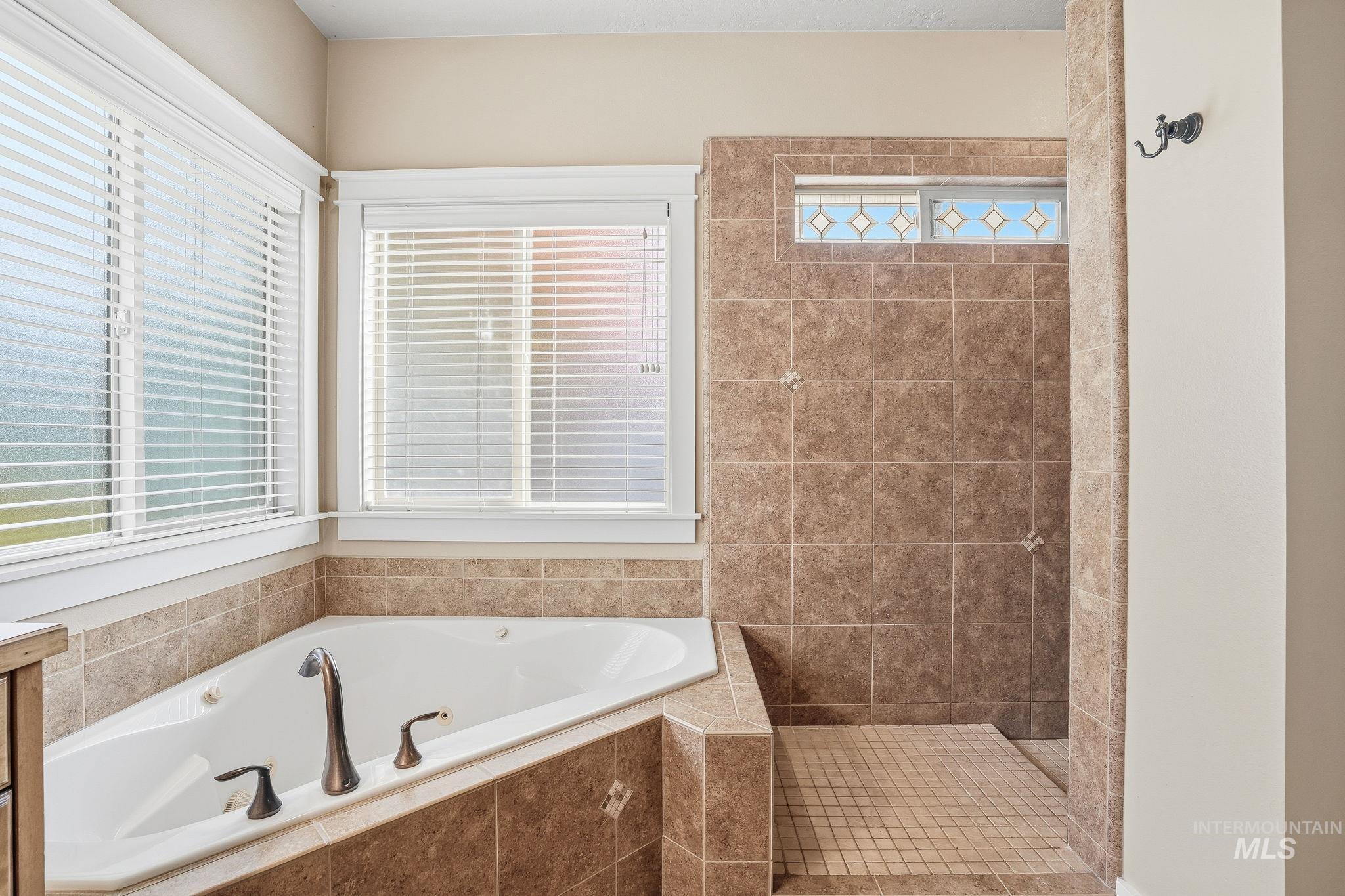 4694 N Abruzzo Ave, Meridian, Idaho 83646, 4 Bedrooms, 2.5 Bathrooms, Residential For Sale, Price $885,000,MLS 98969353