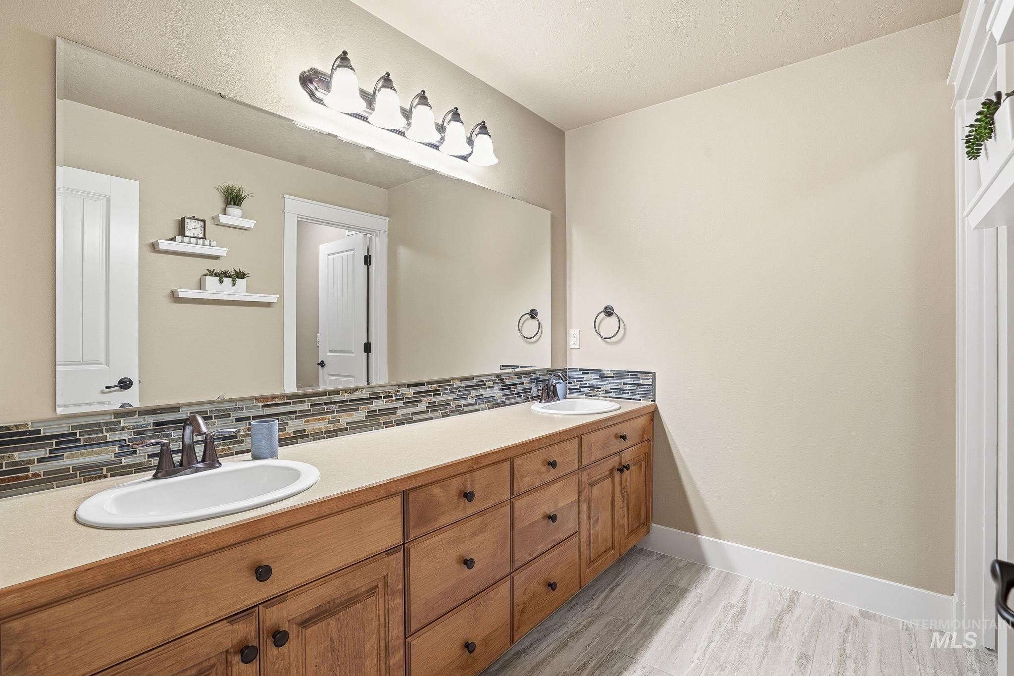 4694 N Abruzzo Ave, Meridian, Idaho 83646, 4 Bedrooms, 2.5 Bathrooms, Residential For Sale, Price $885,000,MLS 98969353