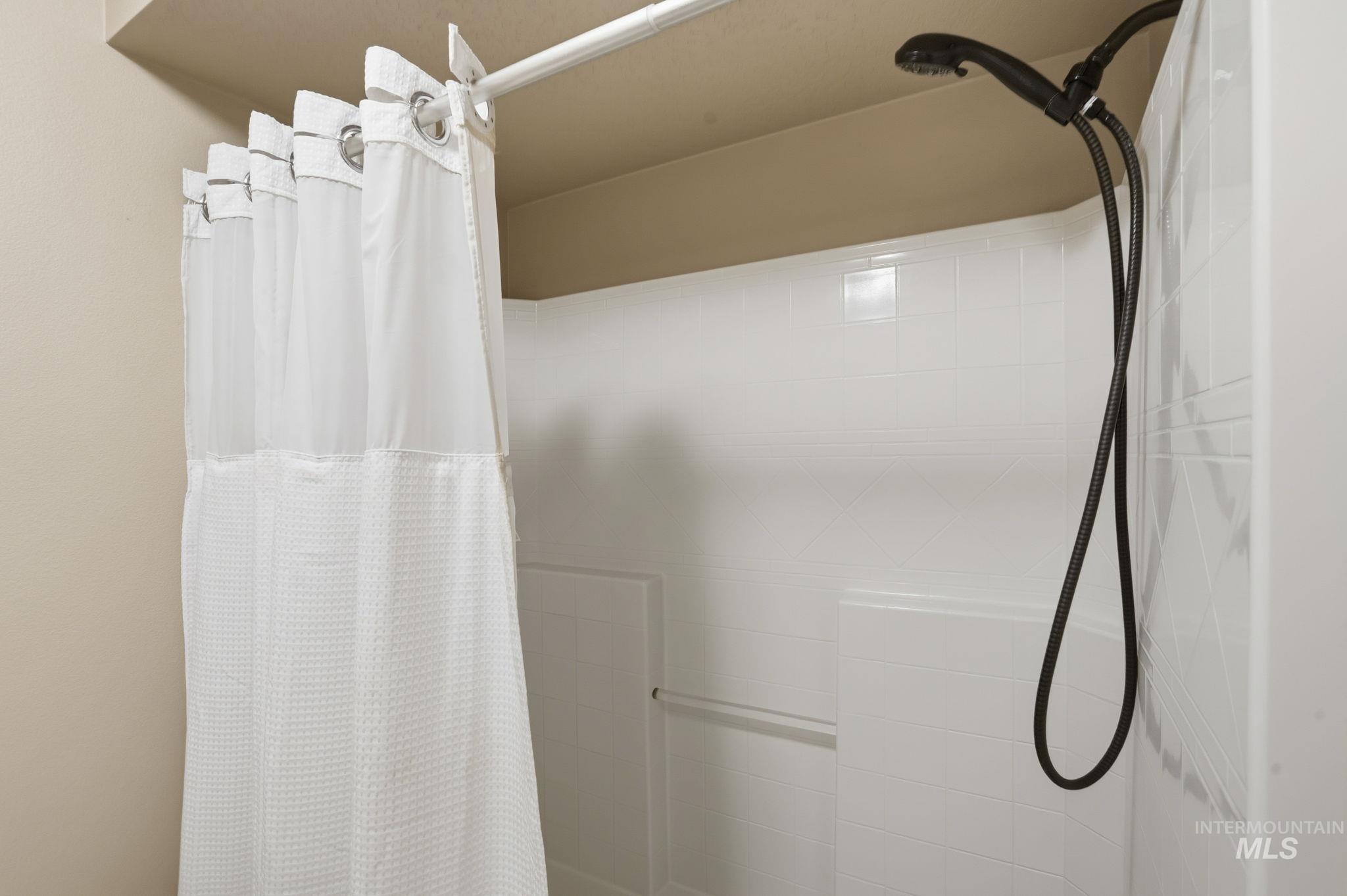 4694 N Abruzzo Ave, Meridian, Idaho 83646, 4 Bedrooms, 2.5 Bathrooms, Residential For Sale, Price $885,000,MLS 98969353