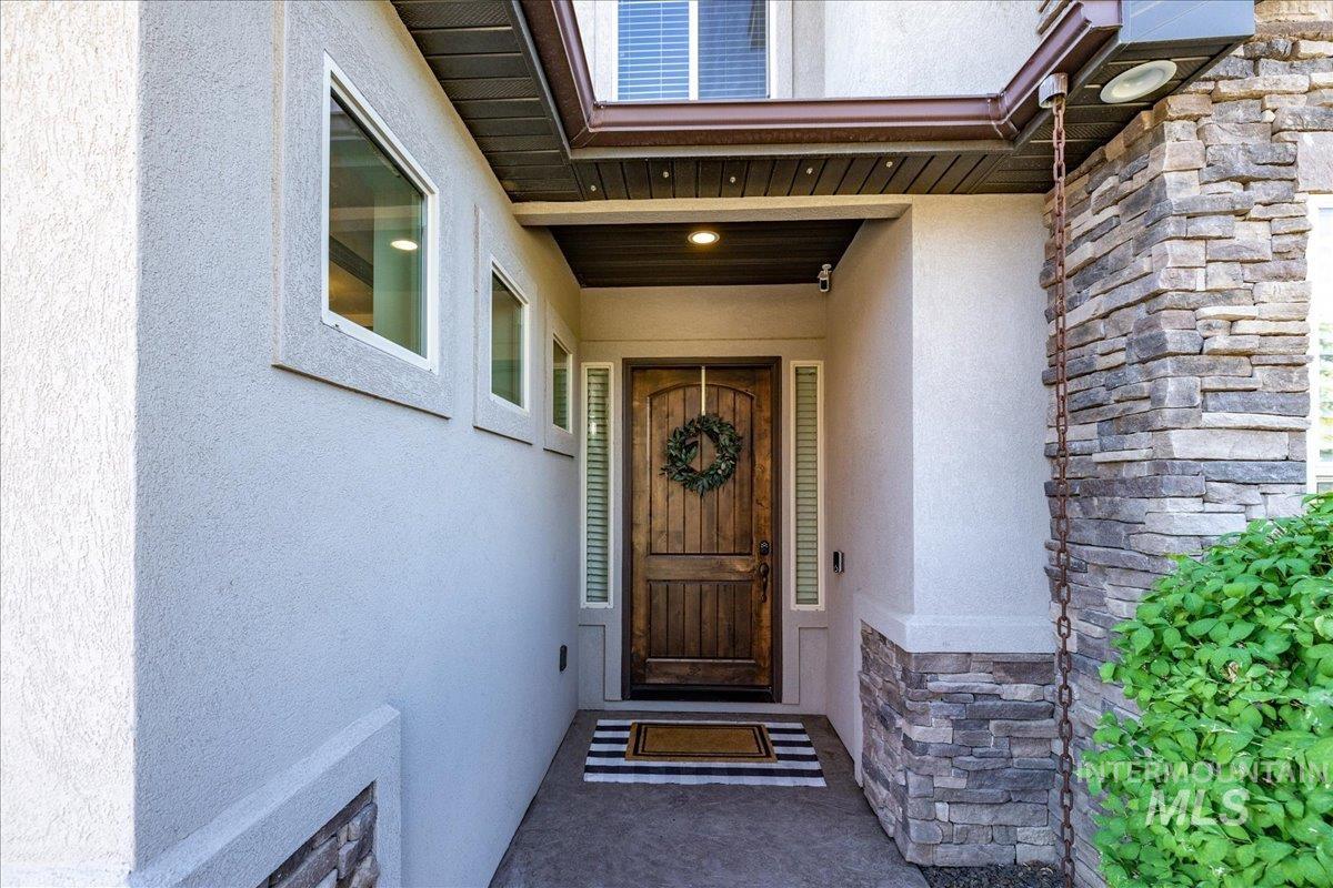 3811 E Darlington Dr, Meridian, Idaho 83642, 5 Bedrooms, 3 Bathrooms, Residential For Sale, Price $989,900,MLS 98969355