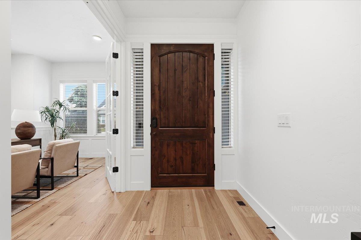 3811 E Darlington Dr, Meridian, Idaho 83642, 5 Bedrooms, 3 Bathrooms, Residential For Sale, Price $989,900,MLS 98969355