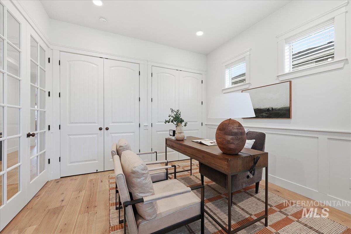 3811 E Darlington Dr, Meridian, Idaho 83642, 5 Bedrooms, 3 Bathrooms, Residential For Sale, Price $989,900,MLS 98969355