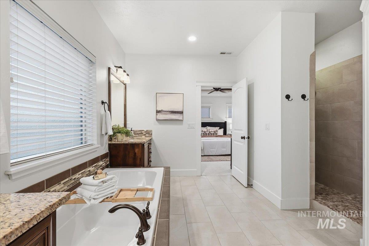 3811 E Darlington Dr, Meridian, Idaho 83642, 5 Bedrooms, 3 Bathrooms, Residential For Sale, Price $989,900,MLS 98969355