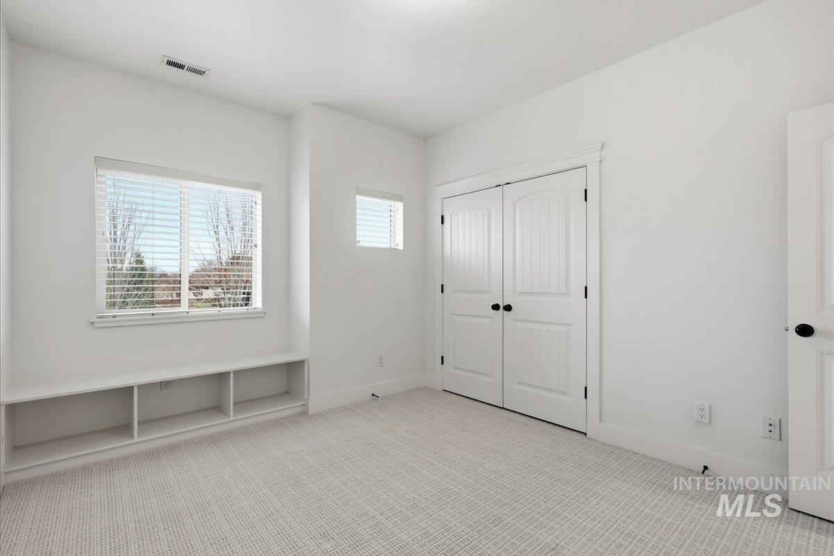 3811 E Darlington Dr, Meridian, Idaho 83642, 5 Bedrooms, 3 Bathrooms, Residential For Sale, Price $989,900,MLS 98969355