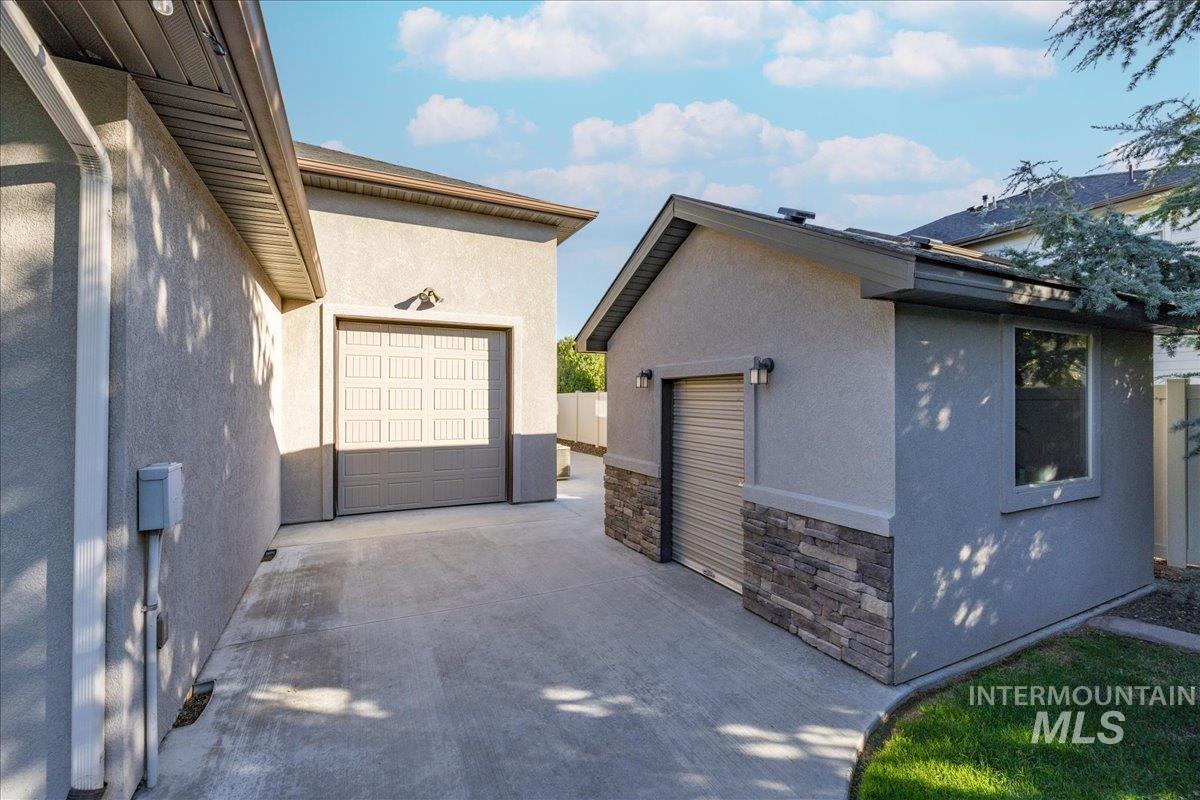 3811 E Darlington Dr, Meridian, Idaho 83642, 5 Bedrooms, 3 Bathrooms, Residential For Sale, Price $989,900,MLS 98969355