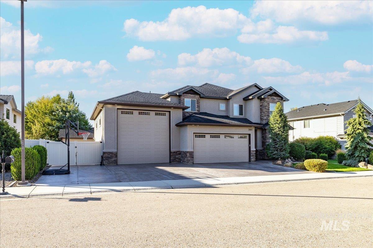 3811 E Darlington Dr, Meridian, Idaho 83642, 5 Bedrooms, 3 Bathrooms, Residential For Sale, Price $989,900,MLS 98969355