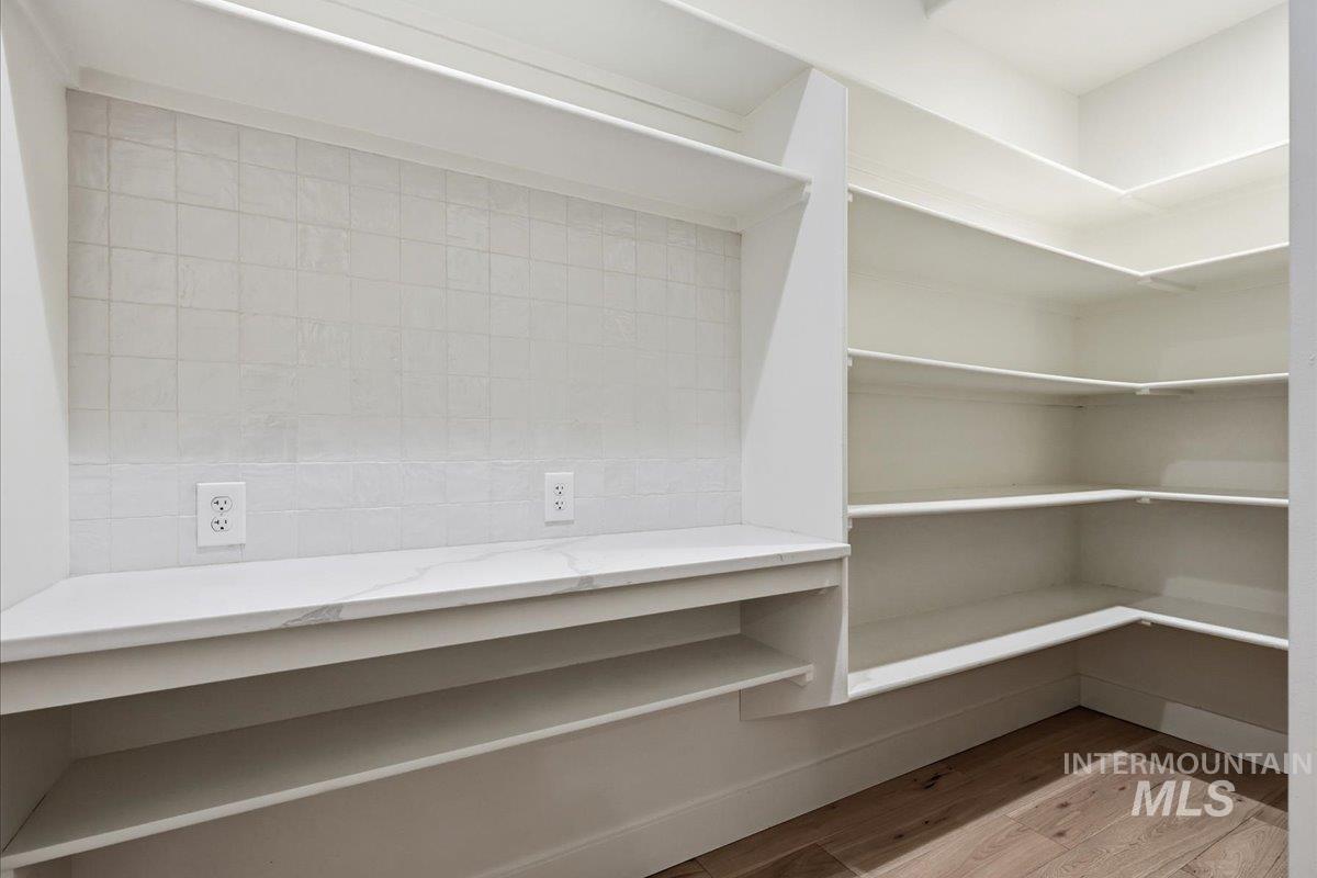 3811 E Darlington Dr, Meridian, Idaho 83642, 5 Bedrooms, 3 Bathrooms, Residential For Sale, Price $989,900,MLS 98969355