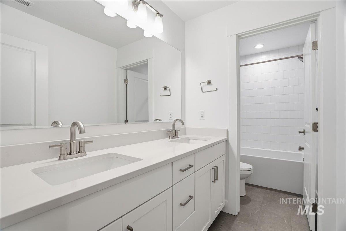 6153 N Senita Hills Ave, Meridian, Idaho 83646, 4 Bedrooms, 2.5 Bathrooms, Residential For Sale, Price $684,990,MLS 98969357