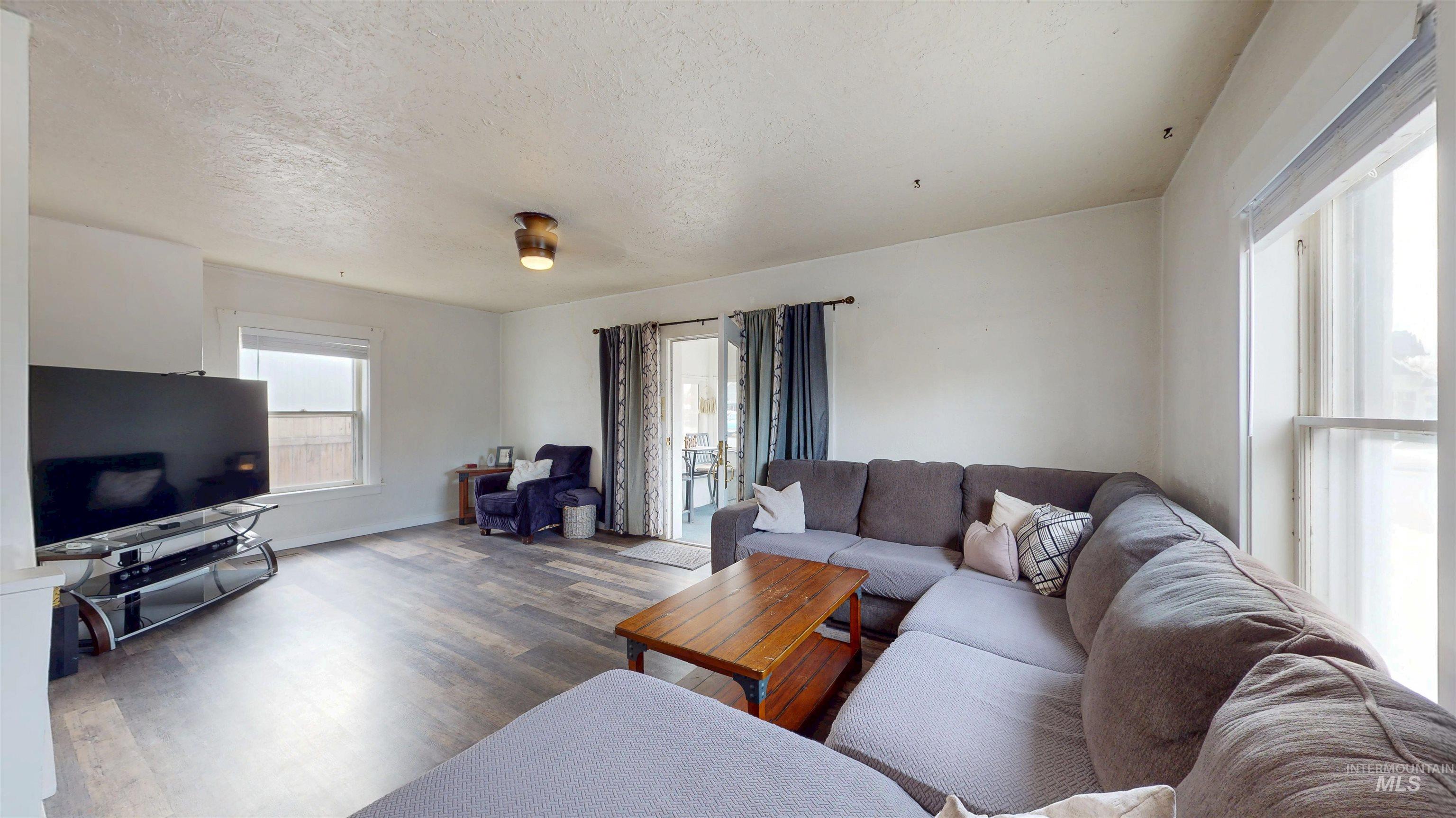 124 8th Avenue N, Buhl, Idaho 83316, 4 Bedrooms, 2.5 Bathrooms, Residential For Sale, Price $310,000,MLS 98969358