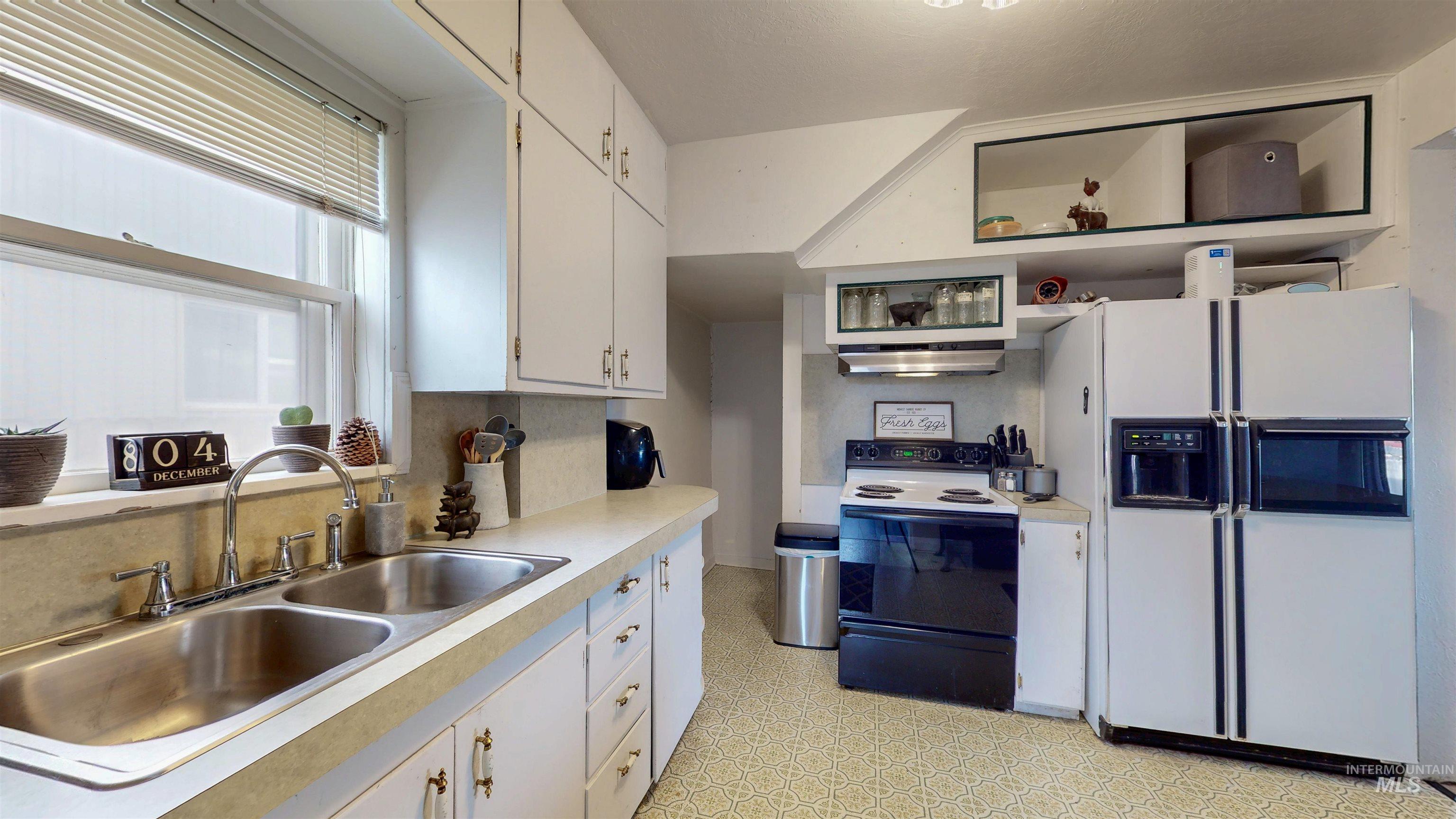 124 8th Avenue N, Buhl, Idaho 83316, 4 Bedrooms, 2.5 Bathrooms, Residential For Sale, Price $310,000,MLS 98969358