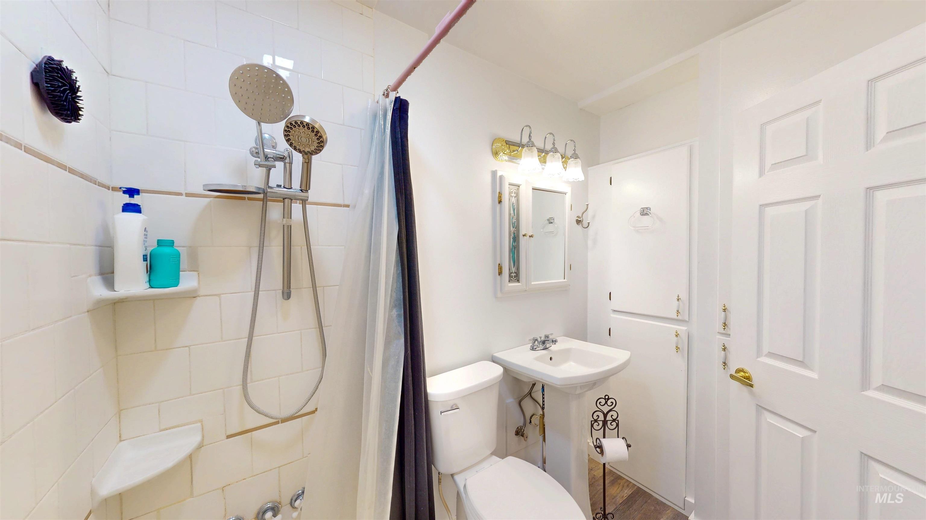 124 8th Avenue N, Buhl, Idaho 83316, 4 Bedrooms, 2.5 Bathrooms, Residential For Sale, Price $310,000,MLS 98969358