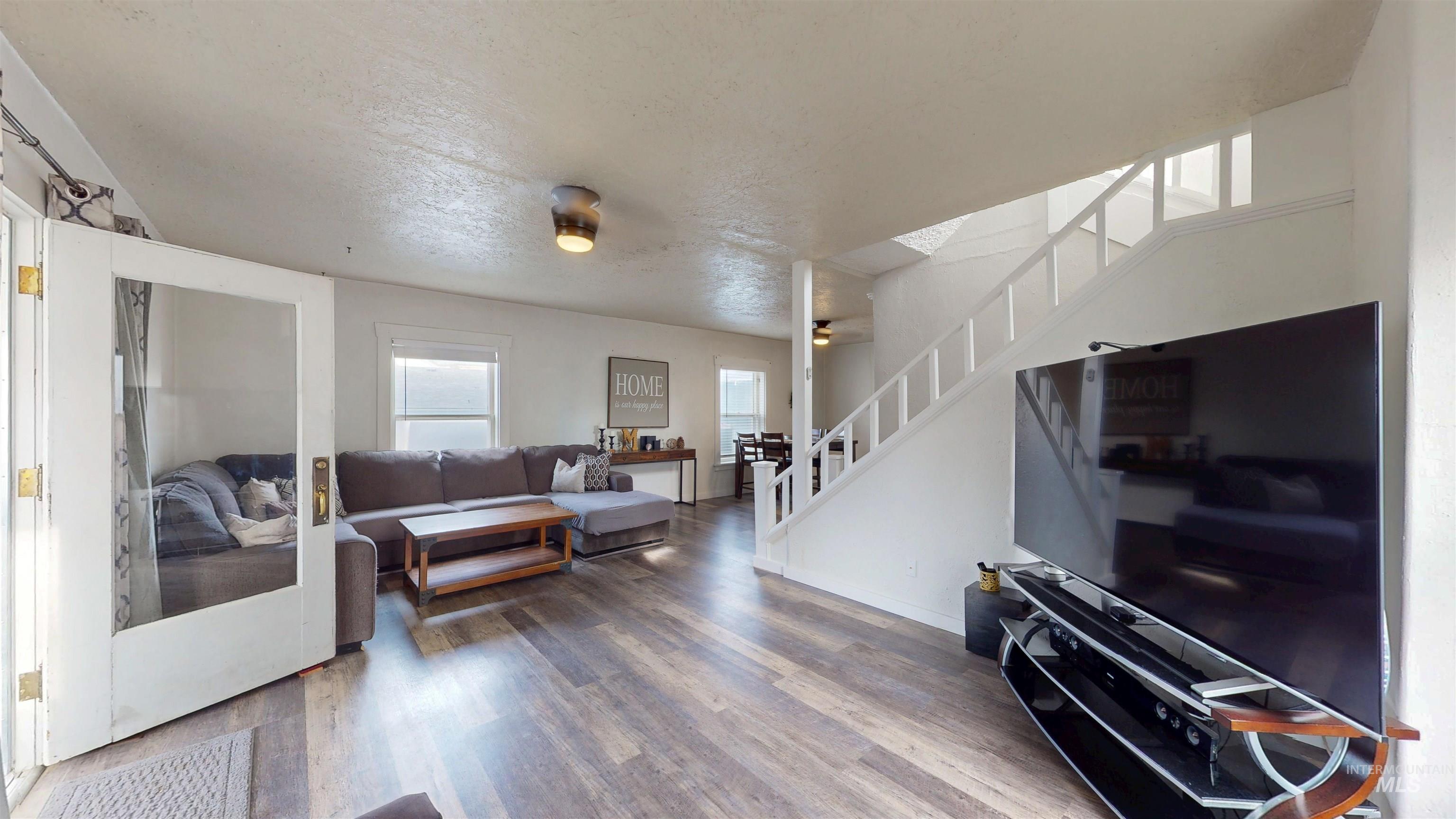 124 8th Avenue N, Buhl, Idaho 83316, 4 Bedrooms, 2.5 Bathrooms, Residential For Sale, Price $310,000,MLS 98969358