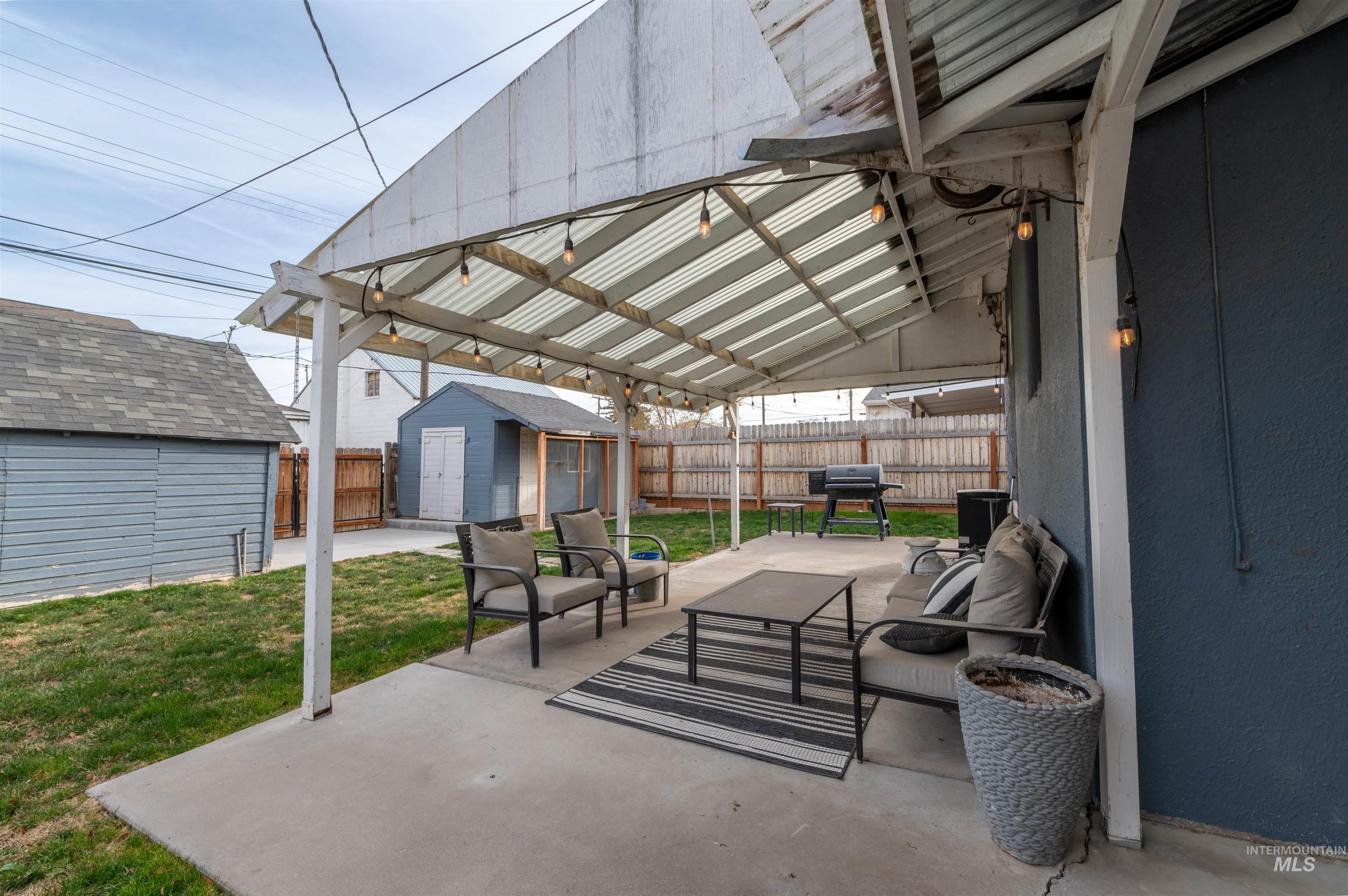 124 8th Avenue N, Buhl, Idaho 83316, 4 Bedrooms, 2.5 Bathrooms, Residential For Sale, Price $310,000,MLS 98969358