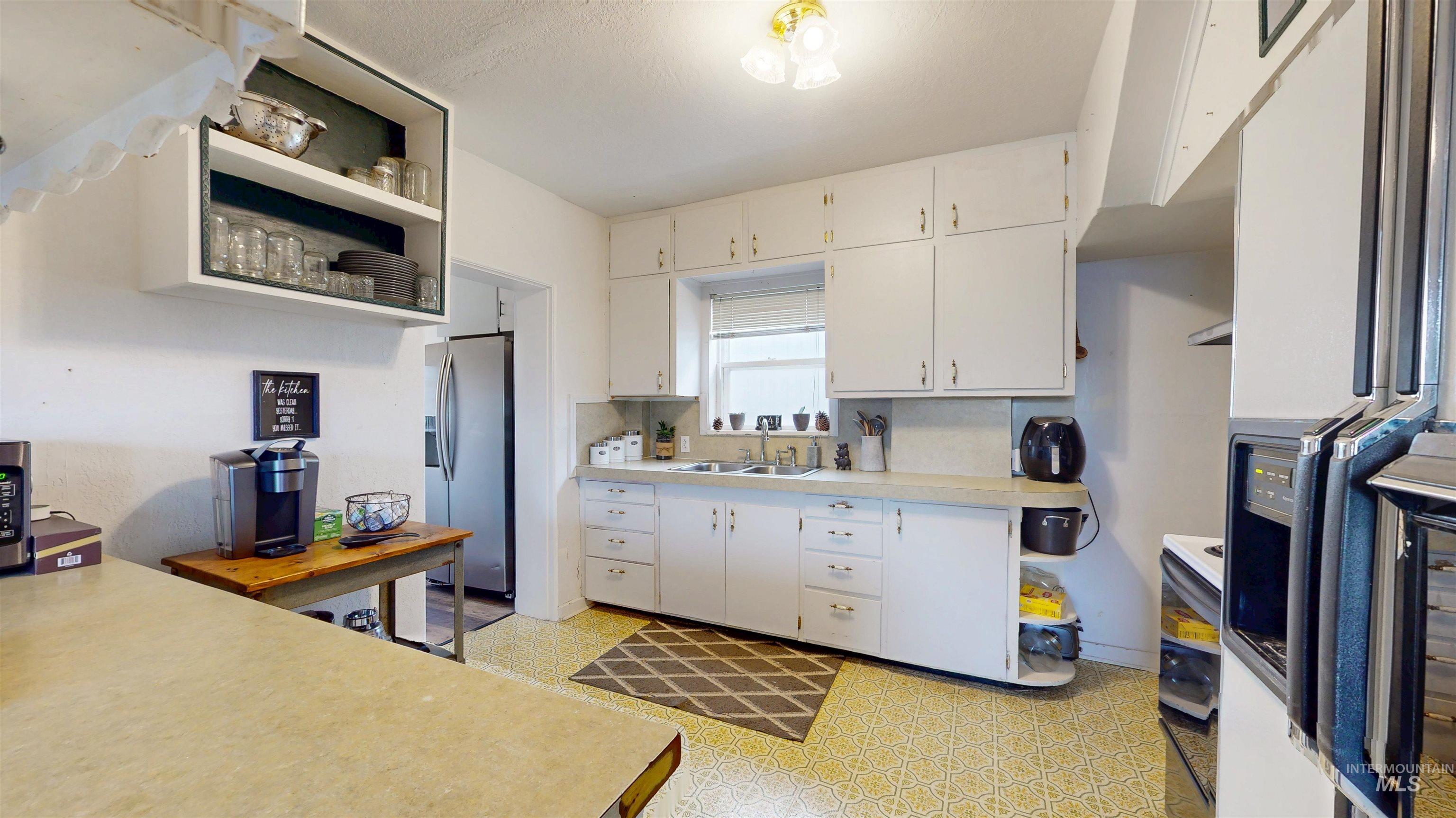 124 8th Avenue N, Buhl, Idaho 83316, 4 Bedrooms, 2.5 Bathrooms, Residential For Sale, Price $310,000,MLS 98969358