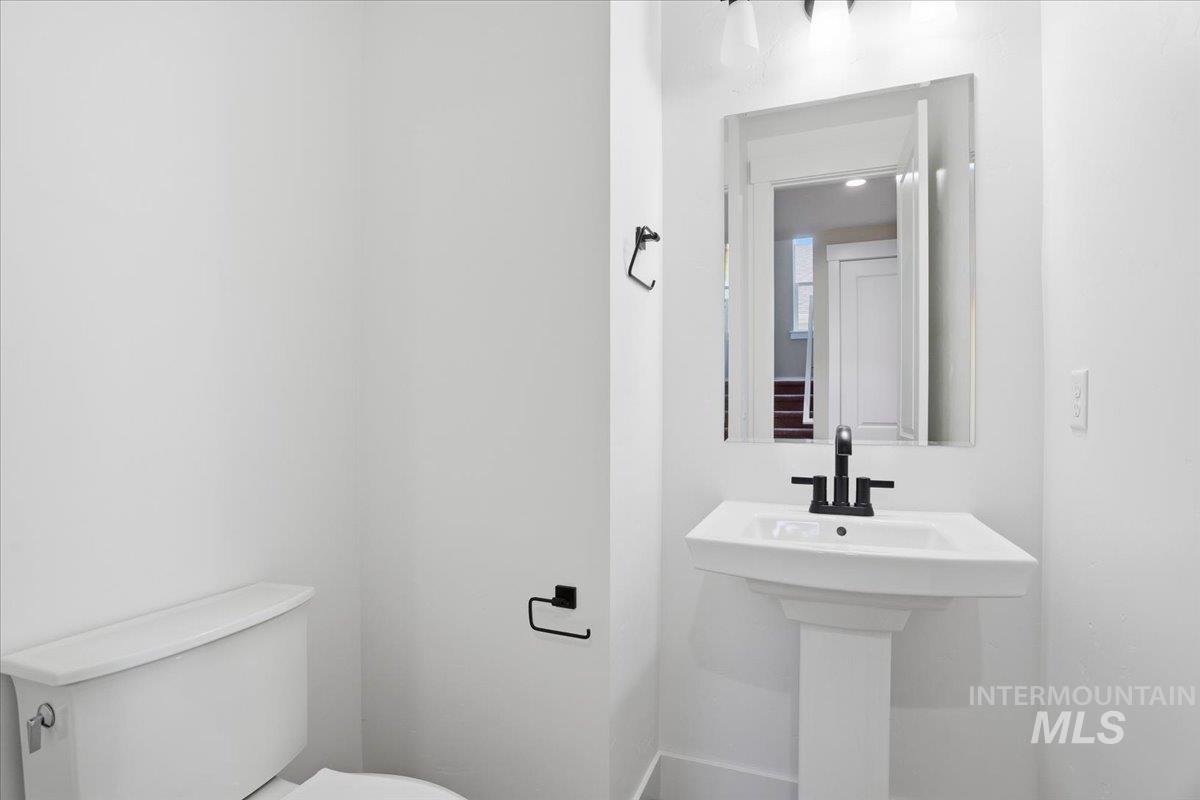 6117 N Torva Ave, Meridian, Idaho 83646, 4 Bedrooms, 2.5 Bathrooms, Residential For Sale, Price $674,990,MLS 98969359