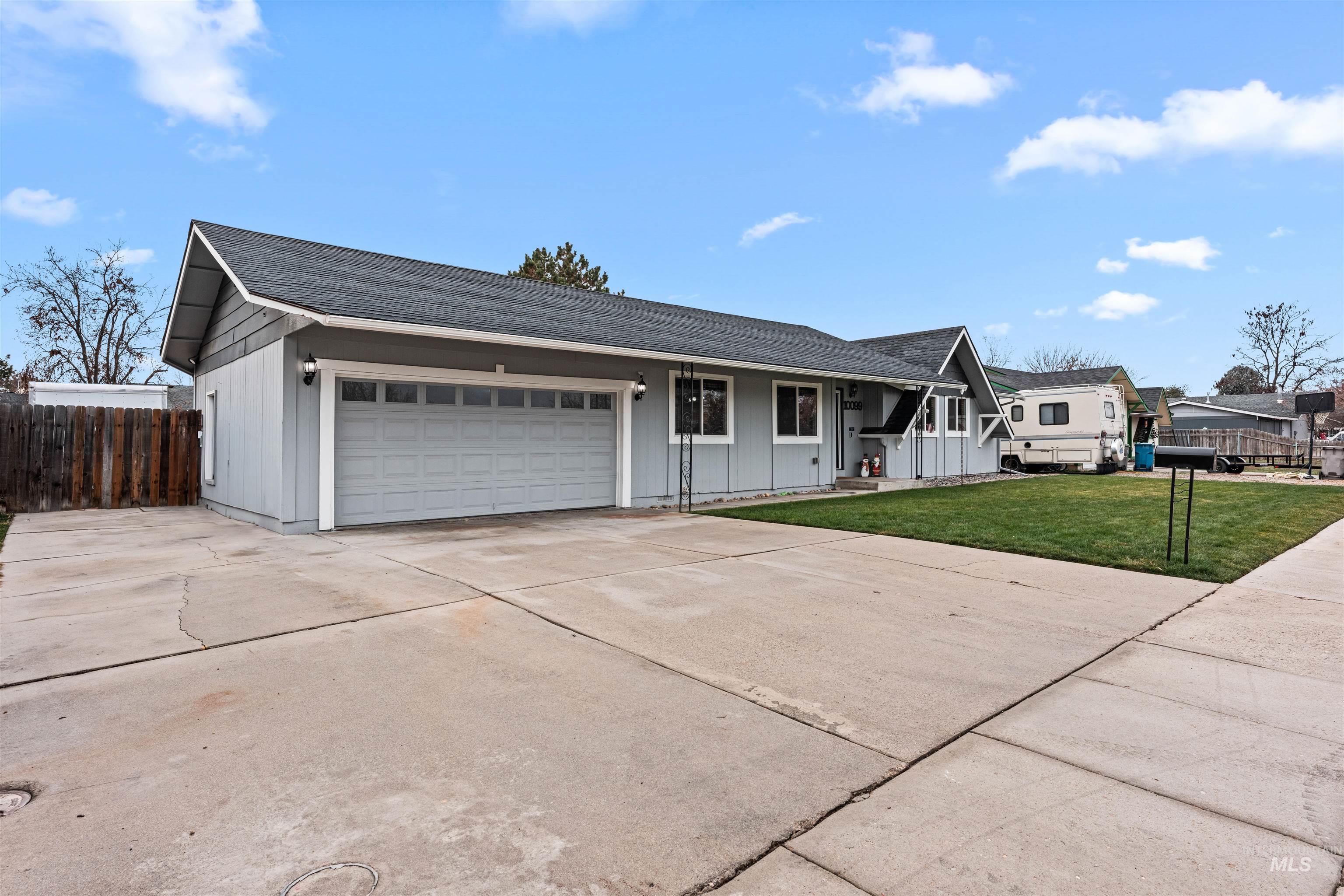 10099 W Sagramore Ave., Boise, Idaho 83704, 3 Bedrooms, 2 Bathrooms, Residential For Sale, Price $379,900,MLS 98969360