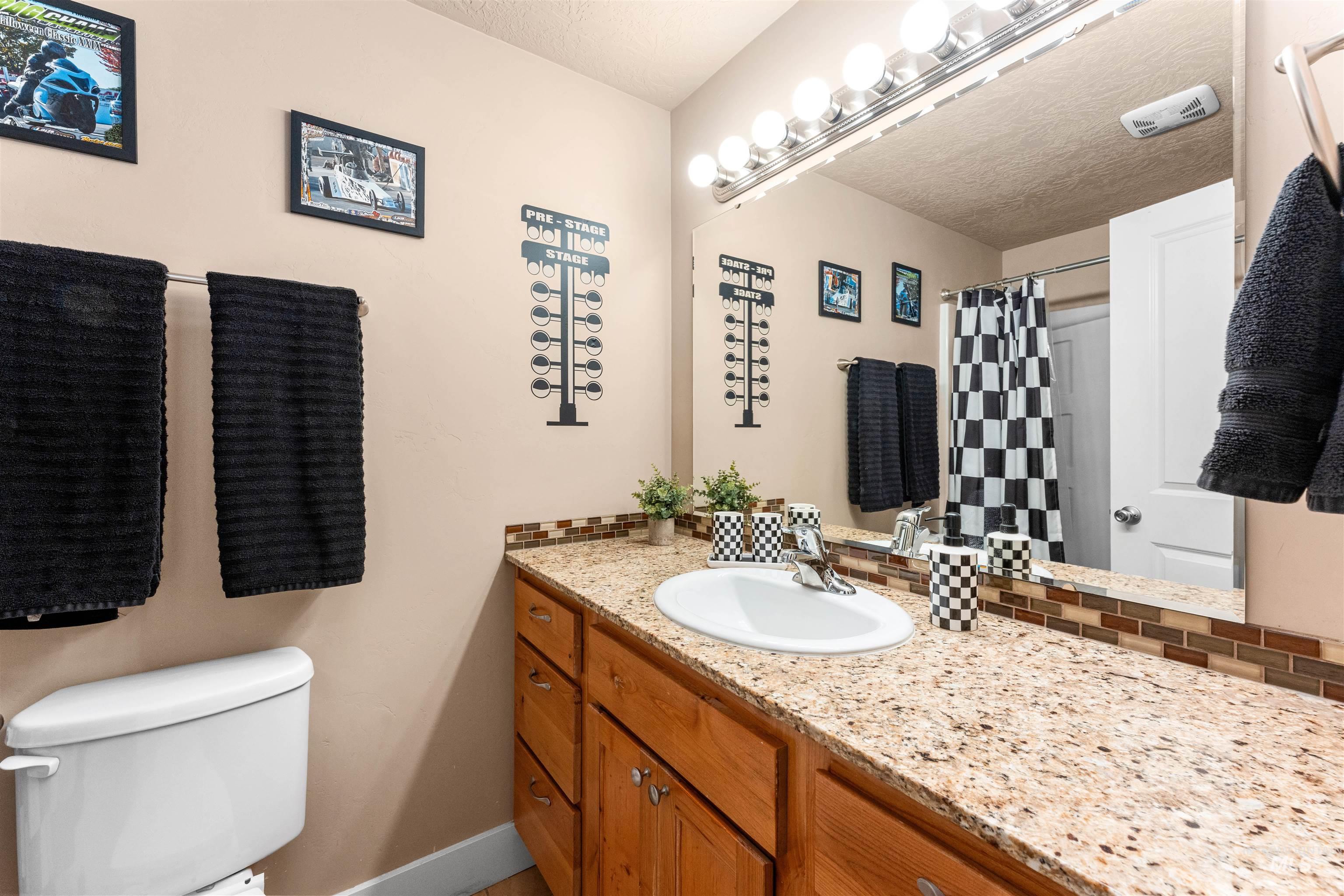 10099 W Sagramore Ave., Boise, Idaho 83704, 3 Bedrooms, 2 Bathrooms, Residential For Sale, Price $379,900,MLS 98969360