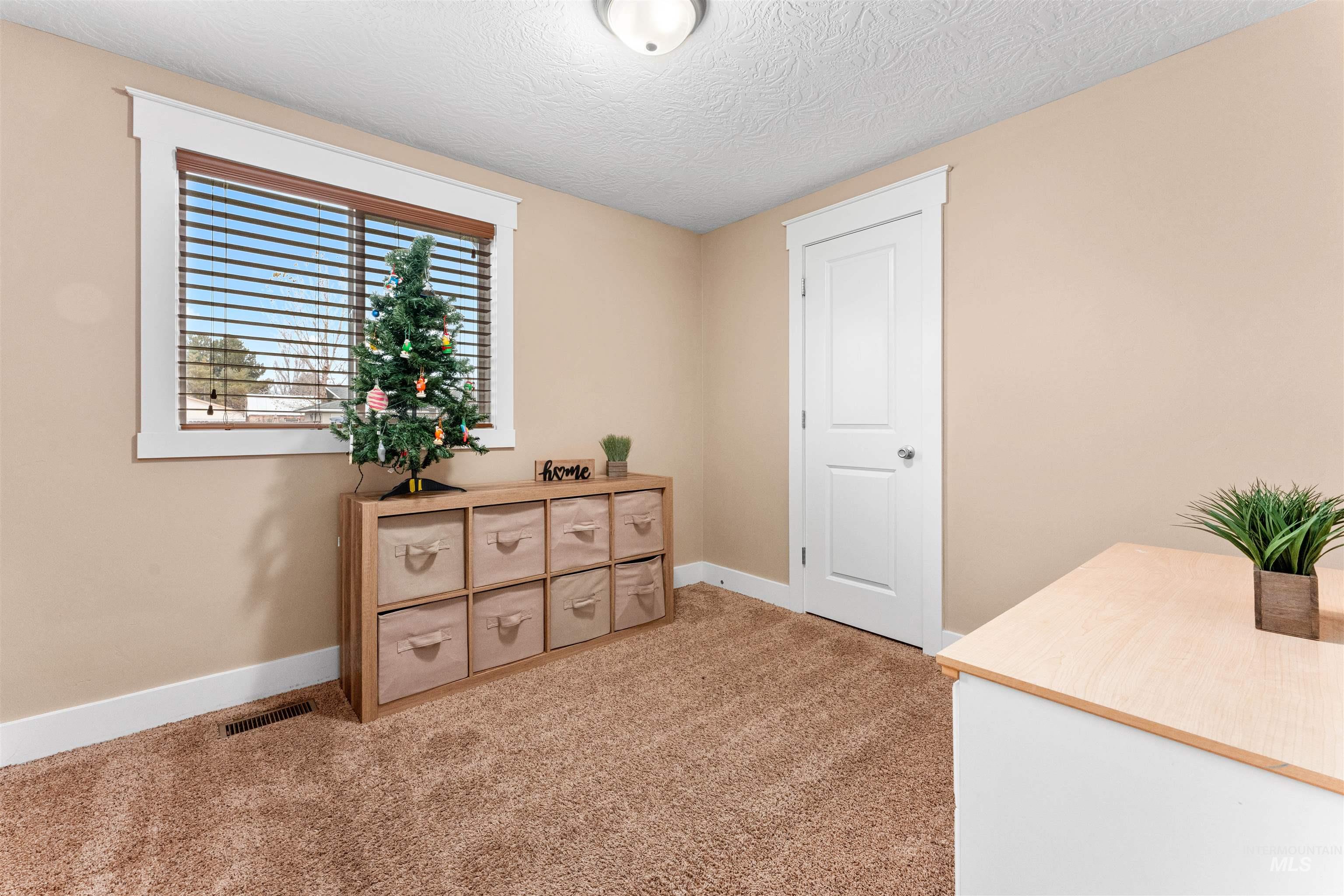 10099 W Sagramore Ave., Boise, Idaho 83704, 3 Bedrooms, 2 Bathrooms, Residential For Sale, Price $379,900,MLS 98969360