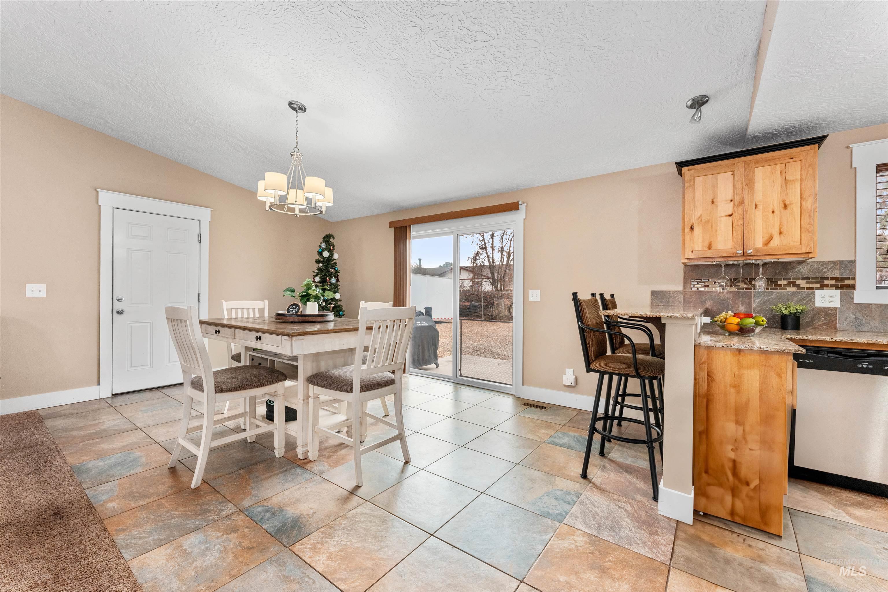 10099 W Sagramore Ave., Boise, Idaho 83704, 3 Bedrooms, 2 Bathrooms, Residential For Sale, Price $379,900,MLS 98969360