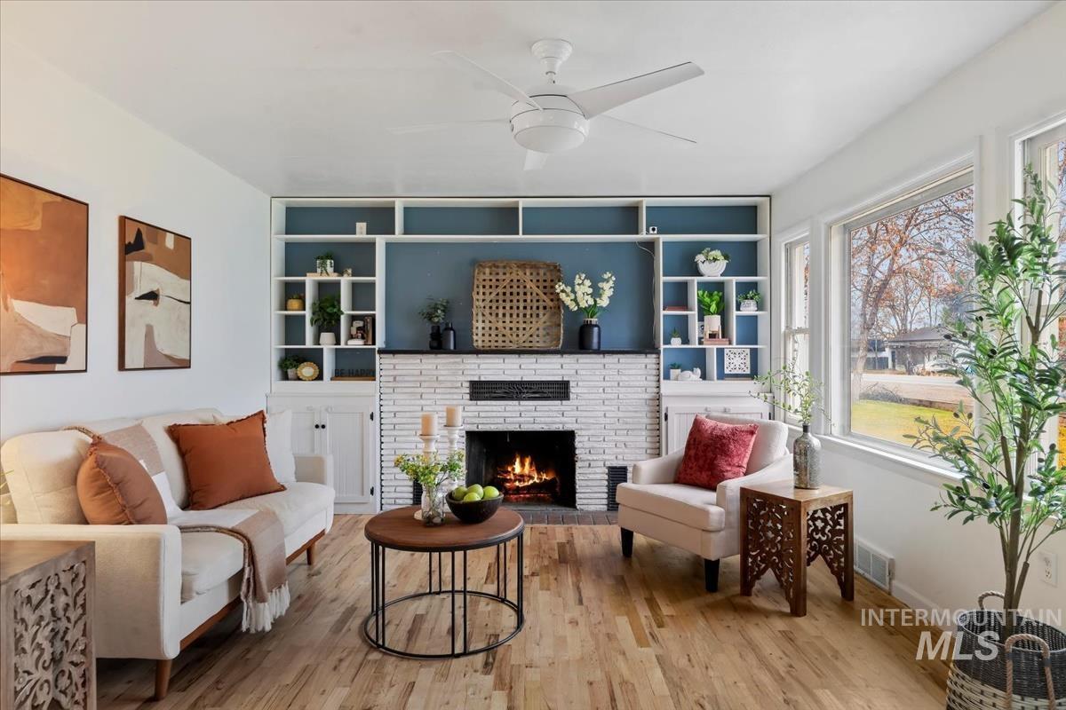 2090 N Washington Ave, Emmett, Idaho 83617, 2 Bedrooms, 1 Bathroom, Residential For Sale, Price $368,000,MLS 98969364