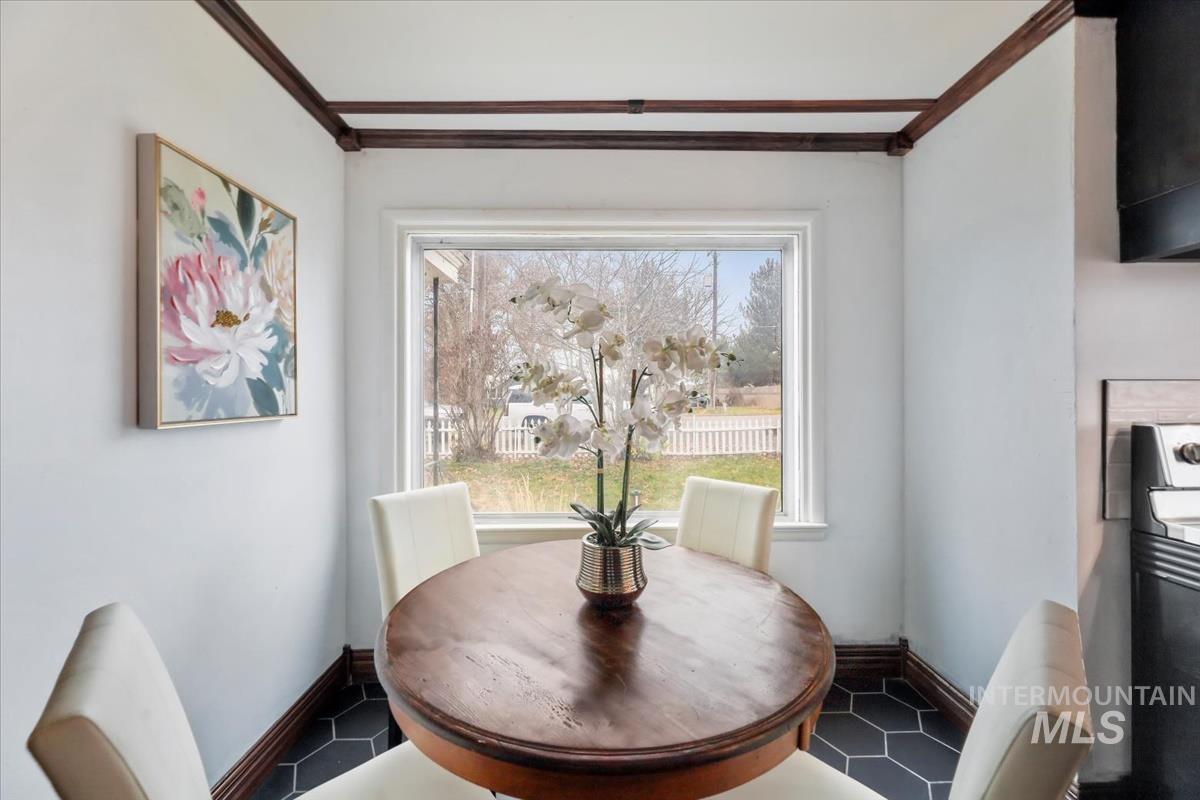 2090 N Washington Ave, Emmett, Idaho 83617, 2 Bedrooms, 1 Bathroom, Residential For Sale, Price $368,000,MLS 98969364