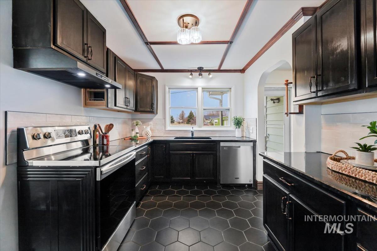 2090 N Washington Ave, Emmett, Idaho 83617, 2 Bedrooms, 1 Bathroom, Residential For Sale, Price $368,000,MLS 98969364