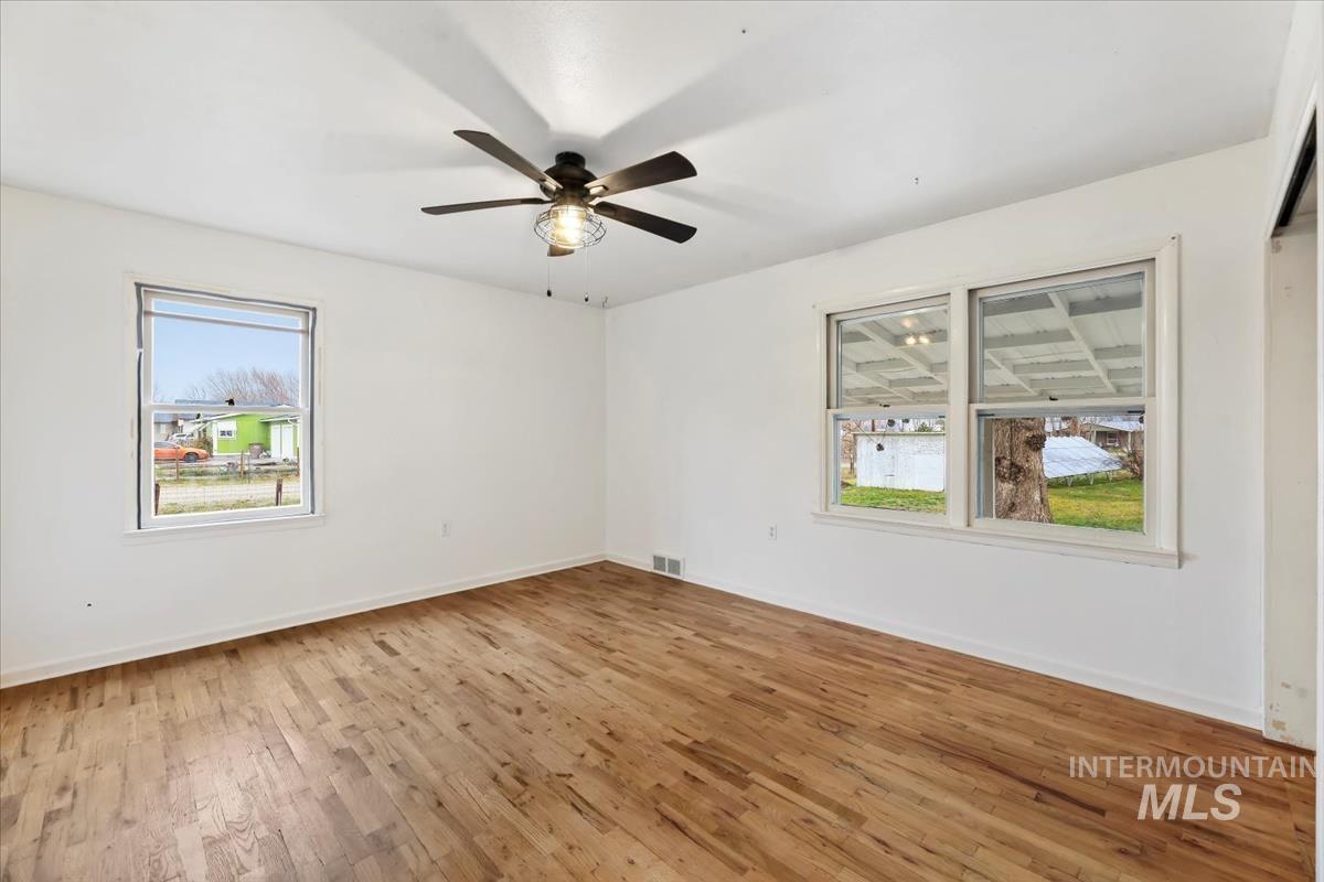 2090 N Washington Ave, Emmett, Idaho 83617, 2 Bedrooms, 1 Bathroom, Residential For Sale, Price $368,000,MLS 98969364