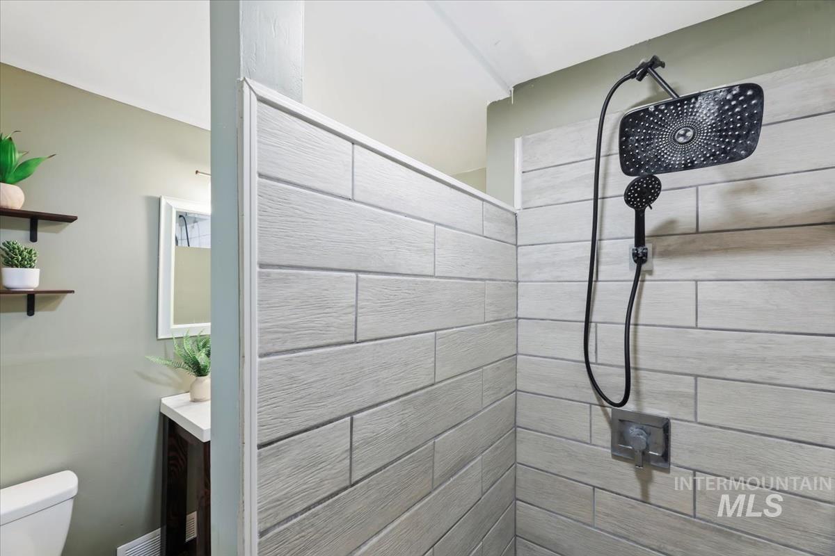 2090 N Washington Ave, Emmett, Idaho 83617, 2 Bedrooms, 1 Bathroom, Residential For Sale, Price $368,000,MLS 98969364