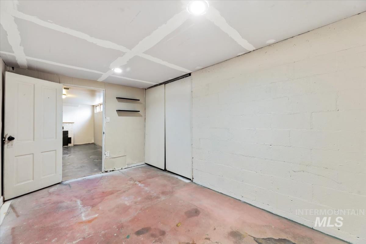 2090 N Washington Ave, Emmett, Idaho 83617, 2 Bedrooms, 1 Bathroom, Residential For Sale, Price $368,000,MLS 98969364