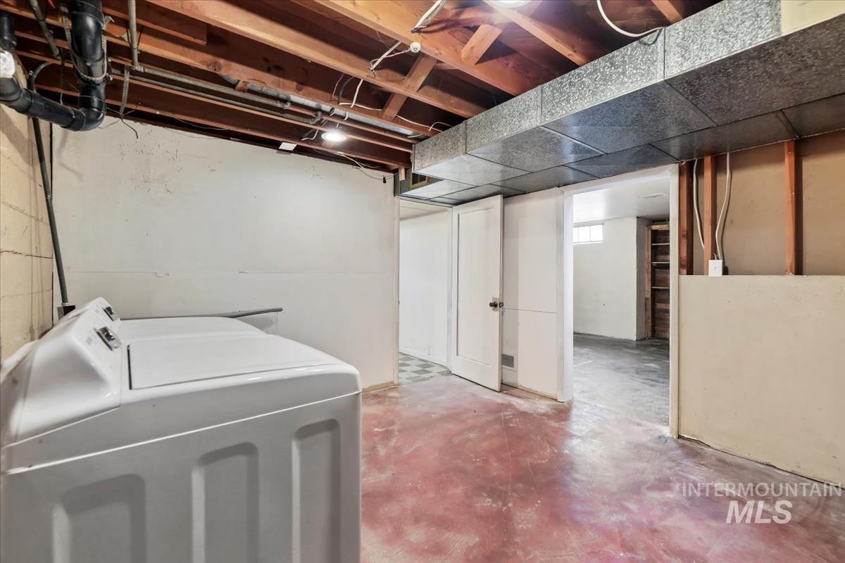 2090 N Washington Ave, Emmett, Idaho 83617, 2 Bedrooms, 1 Bathroom, Residential For Sale, Price $368,000,MLS 98969364