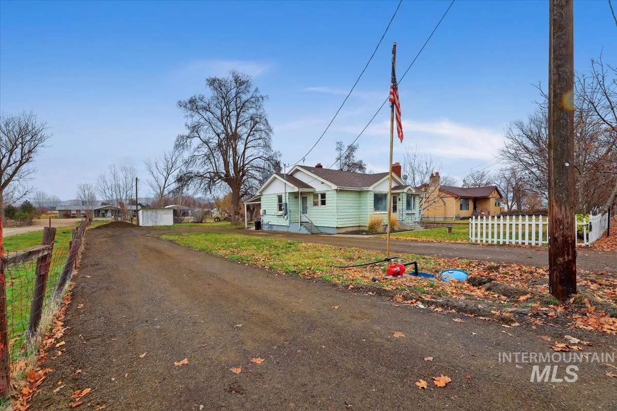 2090 N Washington Ave, Emmett, Idaho 83617, 2 Bedrooms, 1 Bathroom, Residential For Sale, Price $368,000,MLS 98969364