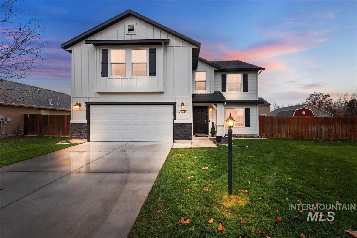 1028 N Star Bright Ln, Star, Idaho 83669, 4 Bedrooms, 2.5 Bathrooms, Residential For Sale, Price $579,900,MLS 98969367