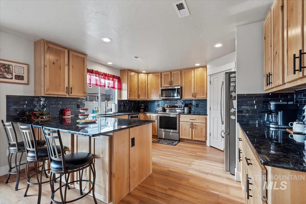 1028 N Star Bright Ln, Star, Idaho 83669, 4 Bedrooms, 2.5 Bathrooms, Residential For Sale, Price $579,900,MLS 98969367