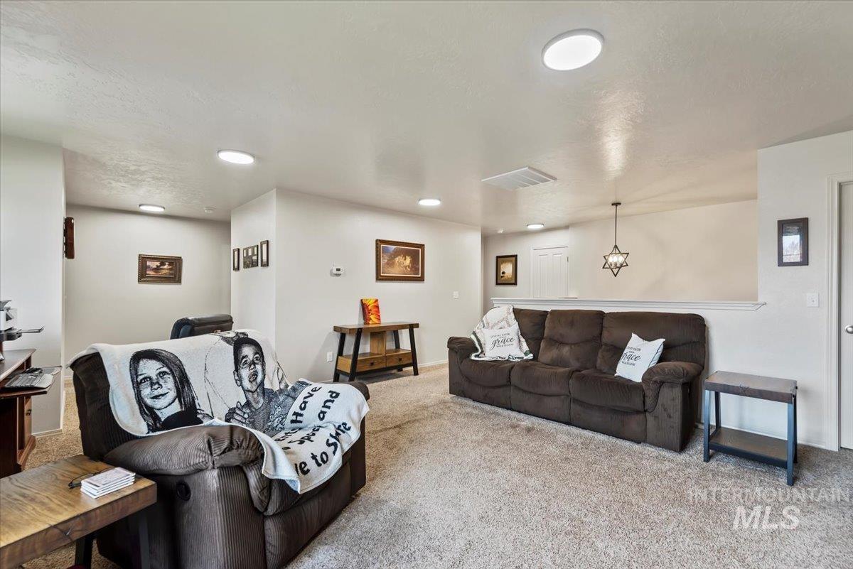 1028 N Star Bright Ln, Star, Idaho 83669, 4 Bedrooms, 2.5 Bathrooms, Residential For Sale, Price $579,900,MLS 98969367