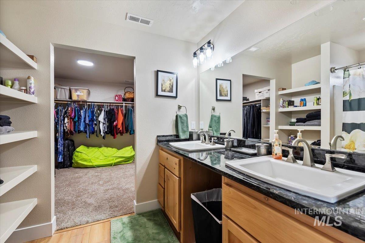 1028 N Star Bright Ln, Star, Idaho 83669, 4 Bedrooms, 2.5 Bathrooms, Residential For Sale, Price $579,900,MLS 98969367