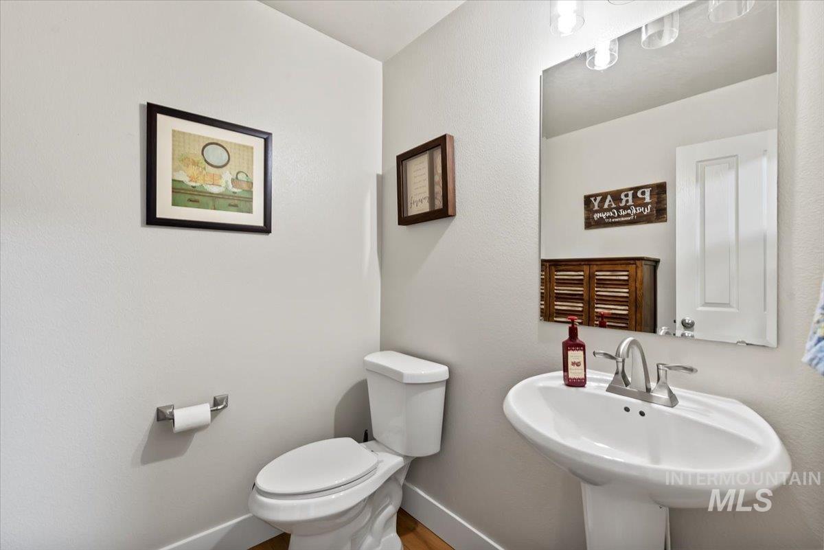 1028 N Star Bright Ln, Star, Idaho 83669, 4 Bedrooms, 2.5 Bathrooms, Residential For Sale, Price $579,900,MLS 98969367