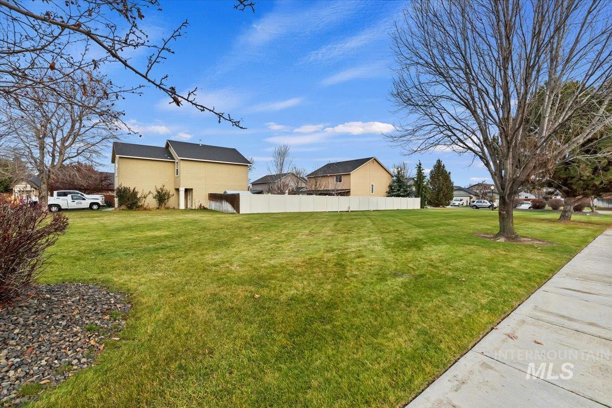 1028 N Star Bright Ln, Star, Idaho 83669, 4 Bedrooms, 2.5 Bathrooms, Residential For Sale, Price $579,900,MLS 98969367