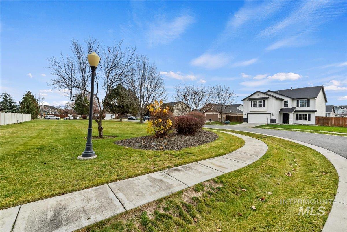 1028 N Star Bright Ln, Star, Idaho 83669, 4 Bedrooms, 2.5 Bathrooms, Residential For Sale, Price $579,900,MLS 98969367